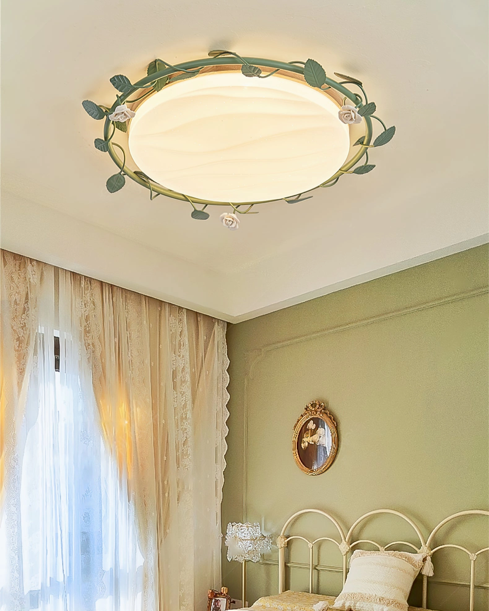 Aeyee Ceiling Lamp