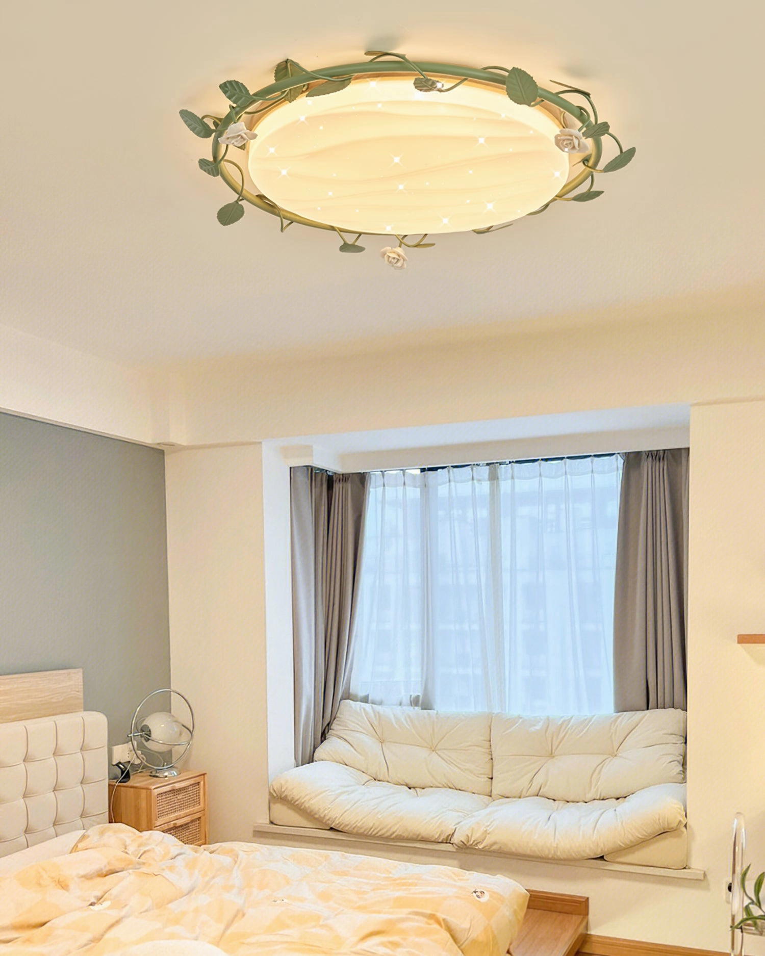 Aeyee Ceiling Lamp