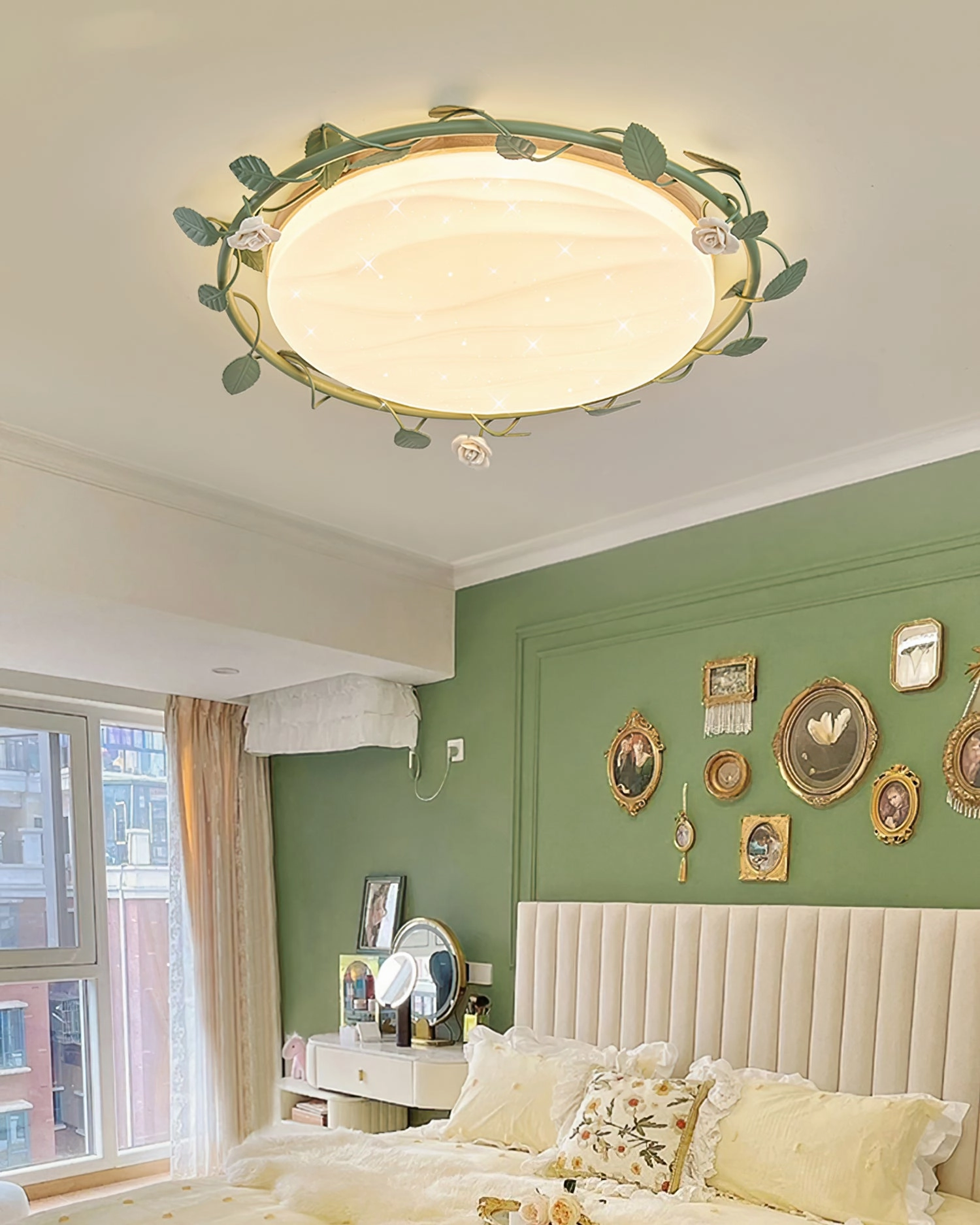 Aeyee Ceiling Lamp