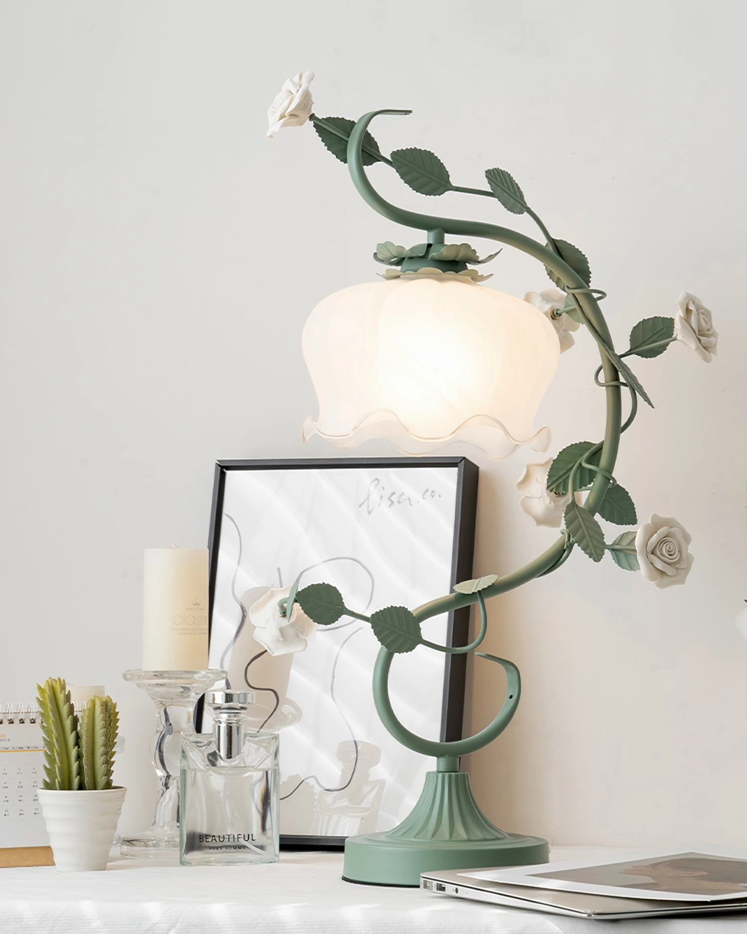 Aeyee Table Lamp