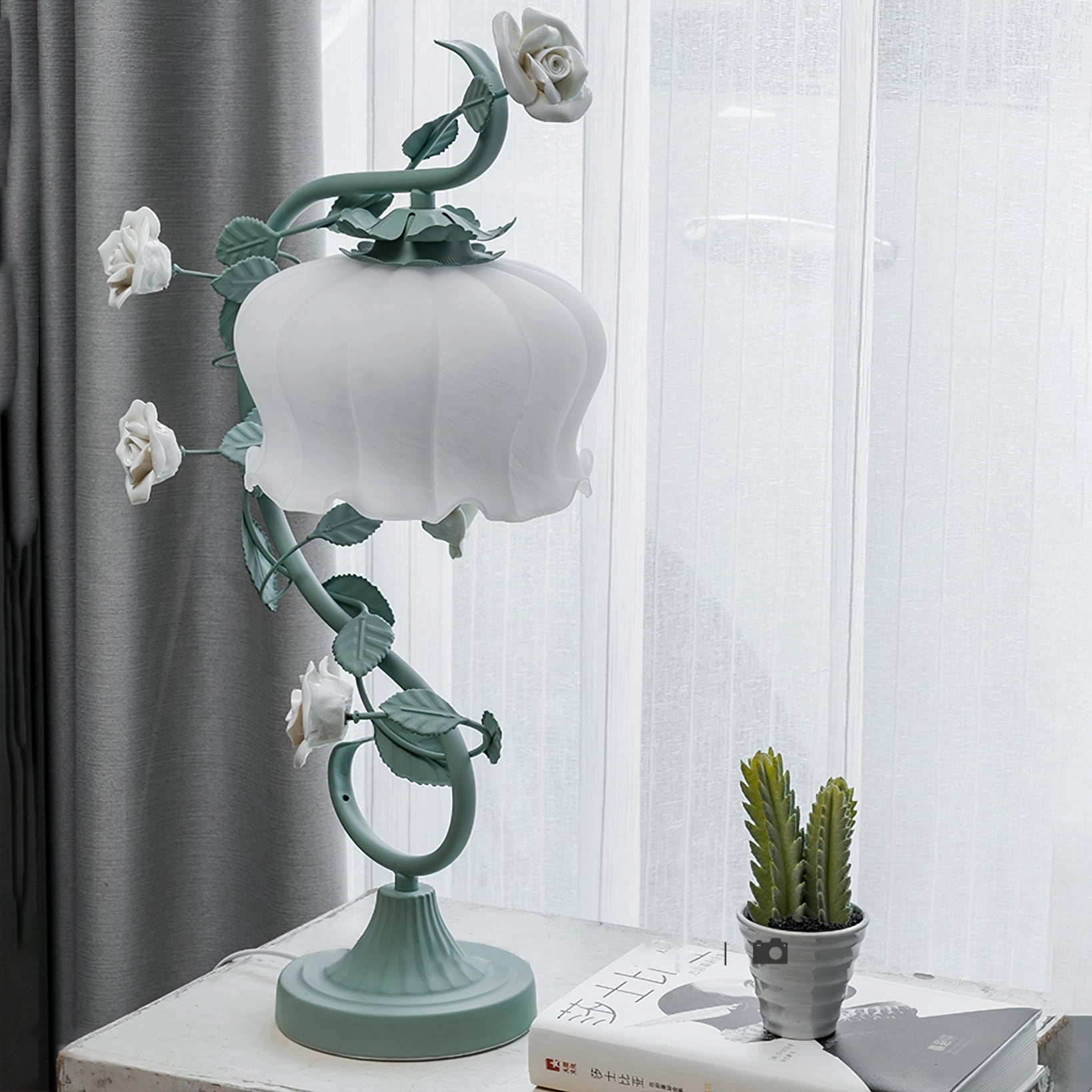 Aeyee Table Lamp