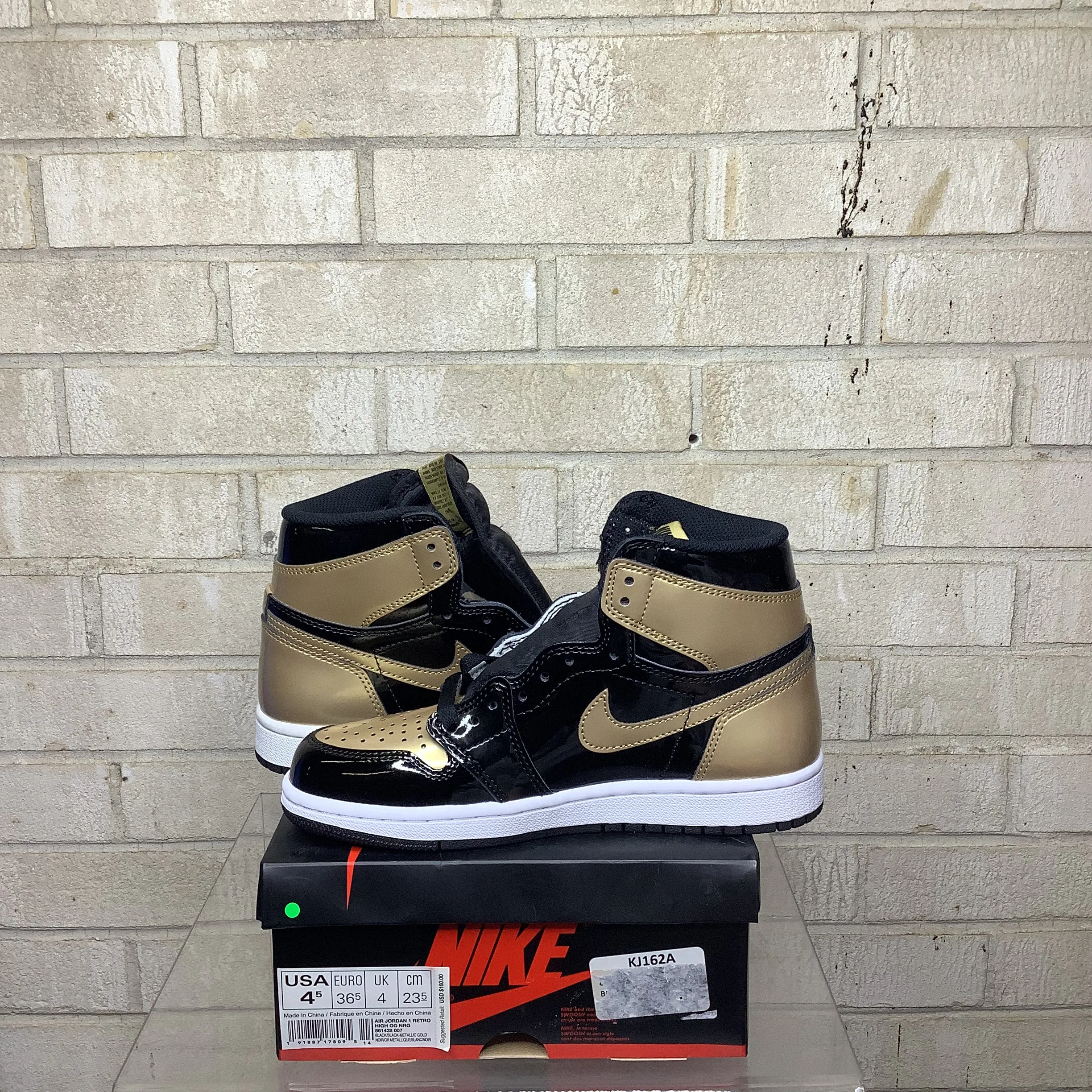 AIR JORDAN 1 GOLD TOE SIZE 4.5 861428-007
