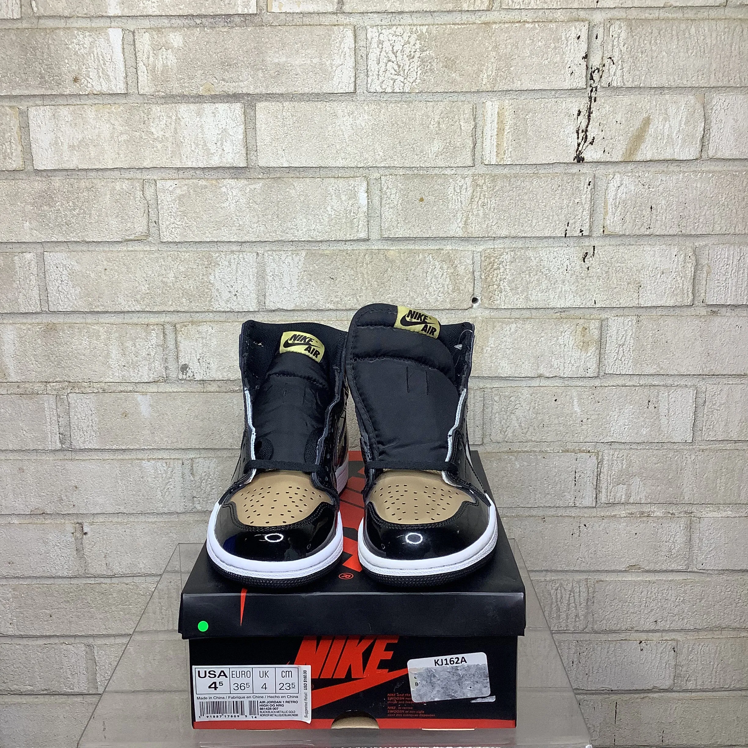 AIR JORDAN 1 GOLD TOE SIZE 4.5 861428-007