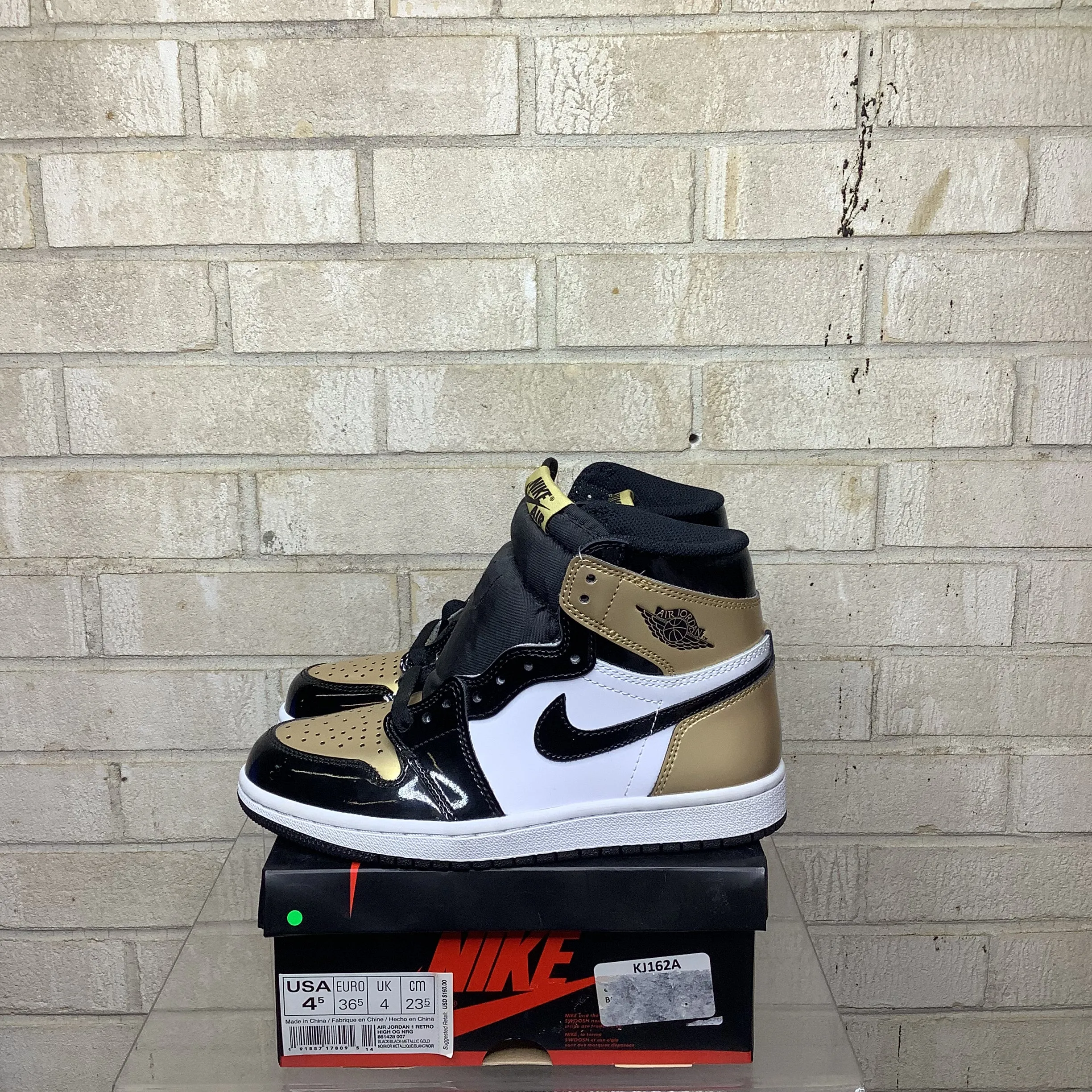AIR JORDAN 1 GOLD TOE SIZE 4.5 861428-007