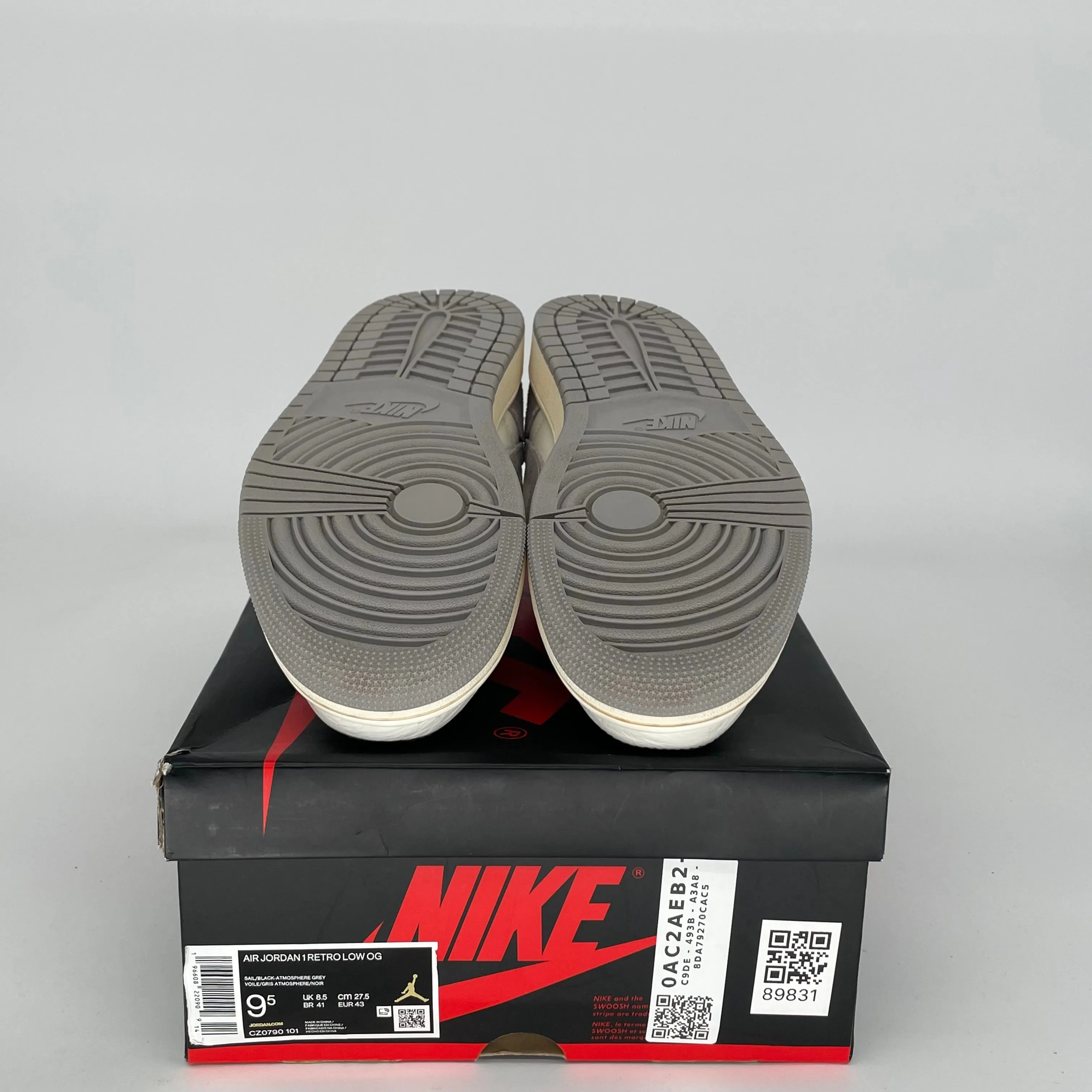 AIR JORDAN 1 LOW ATMOSPHERE GREY SIZE 9.5 CZ0790-101