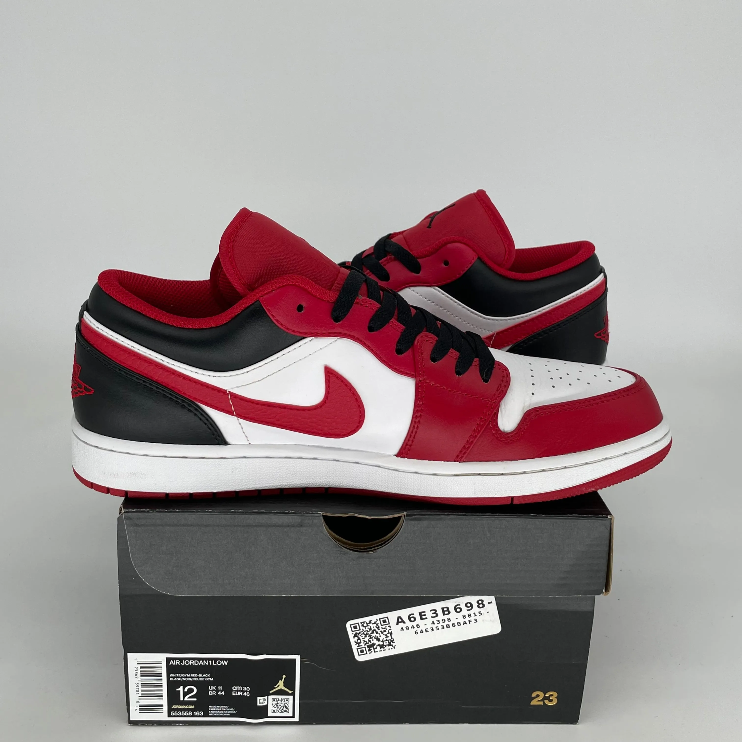 AIR JORDAN 1 LOW BULLS SIZE 12 553558-163