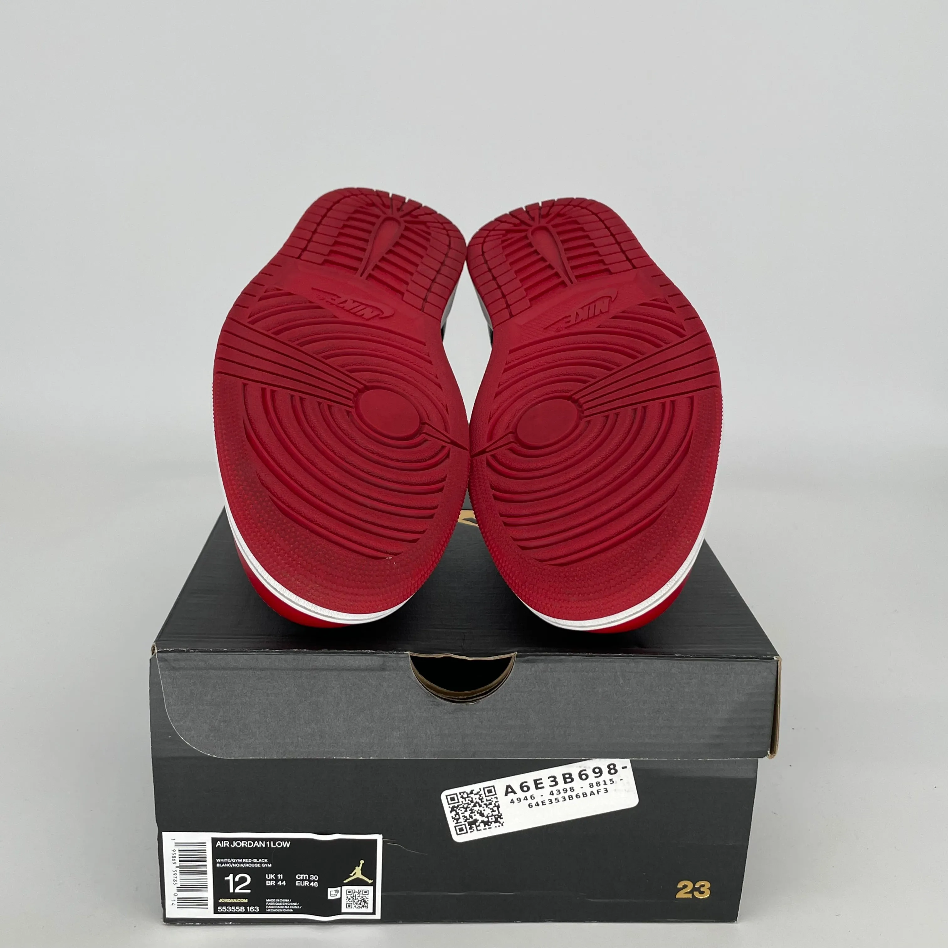 AIR JORDAN 1 LOW BULLS SIZE 12 553558-163
