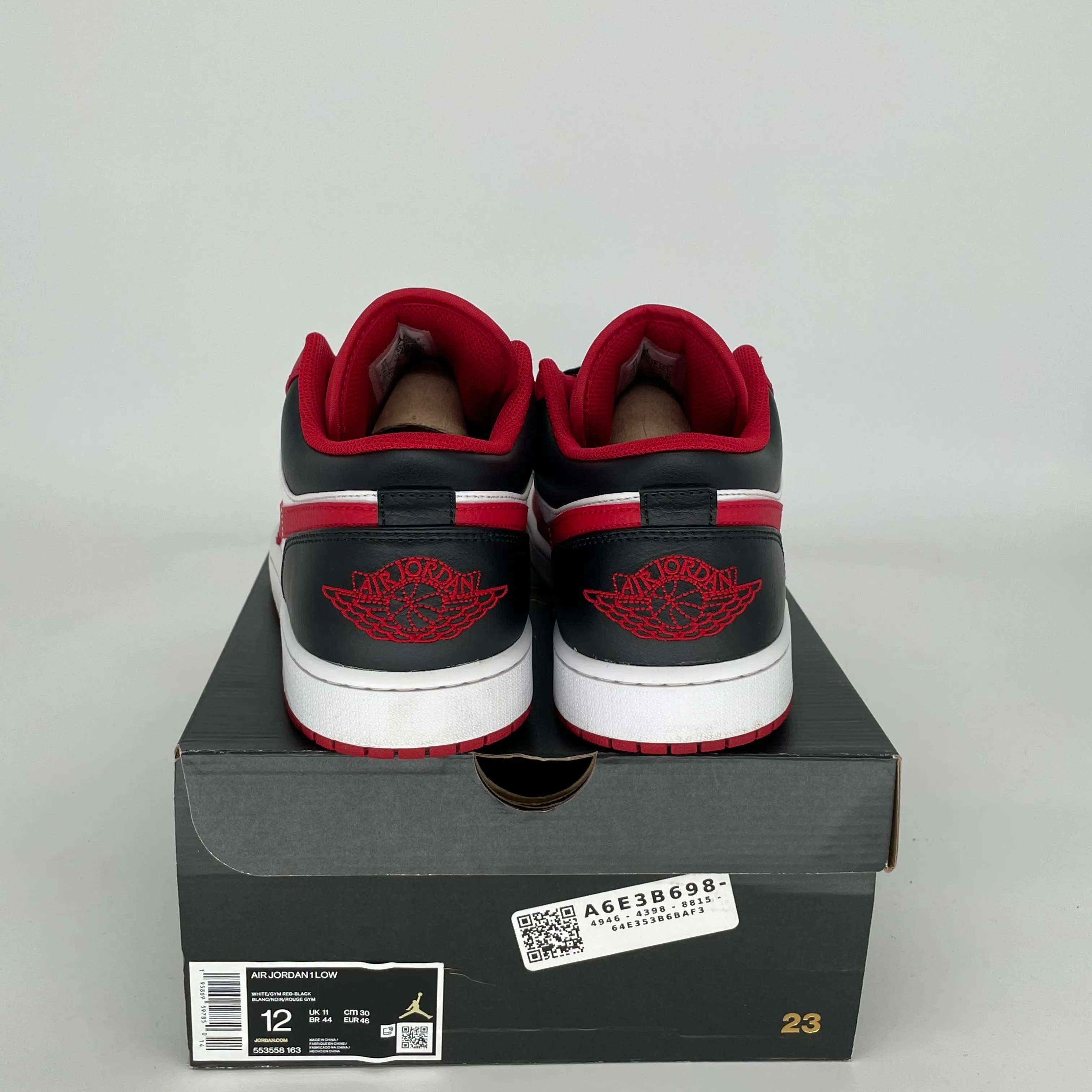 AIR JORDAN 1 LOW BULLS SIZE 12 553558-163