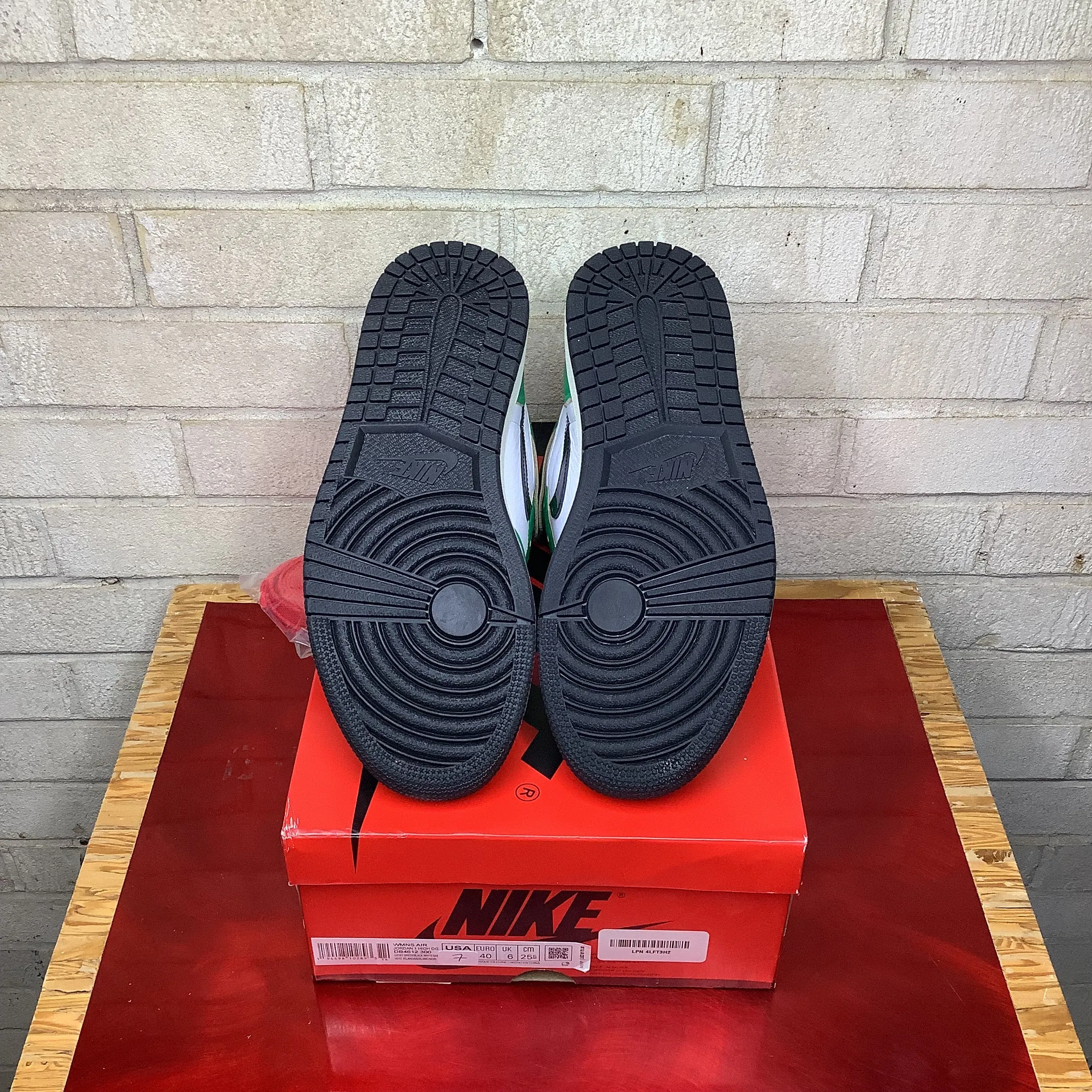 AIR JORDAN 1 LUCKY GREEN W SIZE 7/8.5W DB4612-300