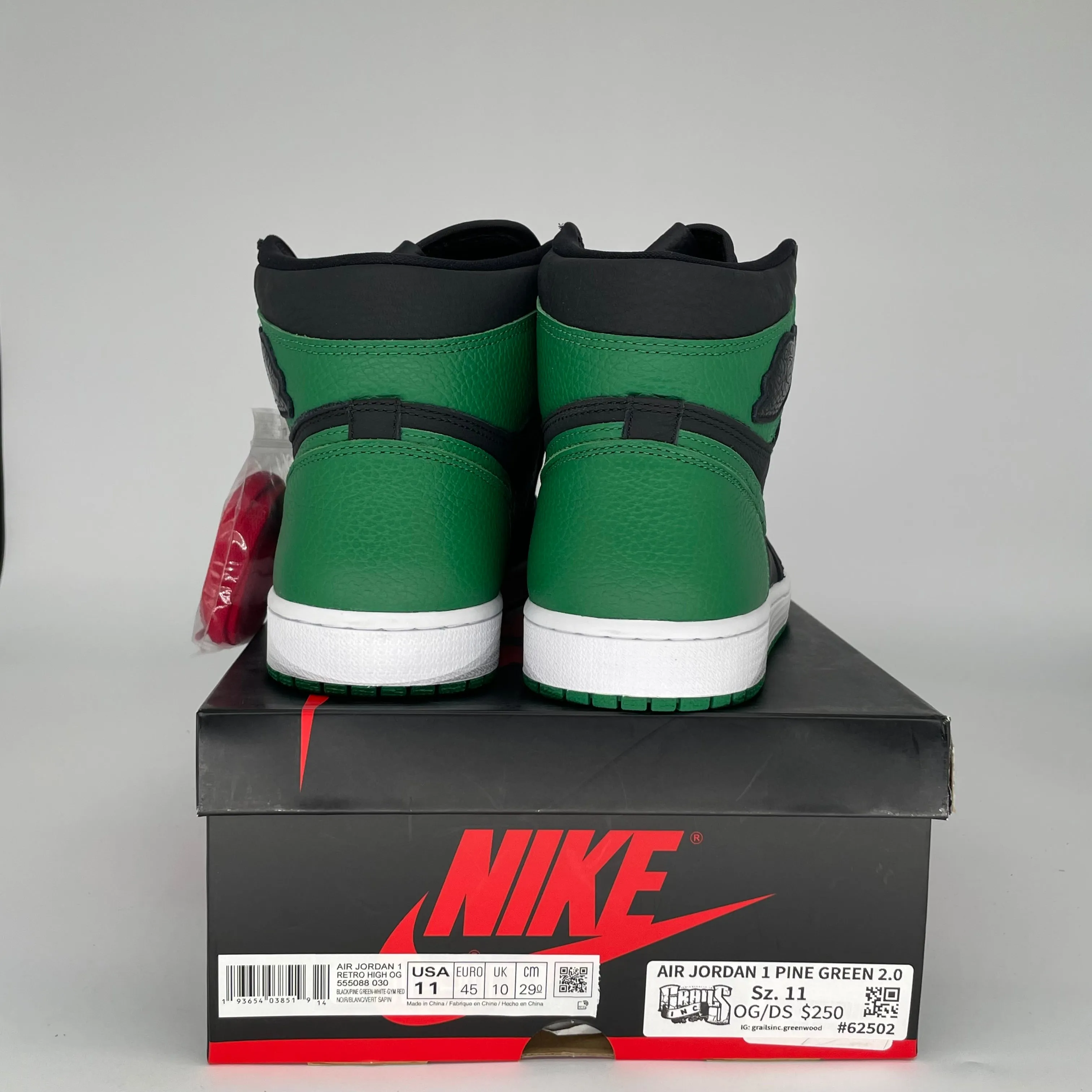 AIR JORDAN 1 PINE GREEN 2.0 SIZE 11 555088-030