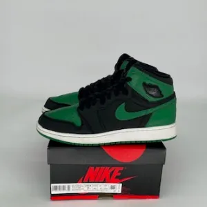AIR JORDAN 1 PINE GREEN BLACK SIZE 7Y 575441-030