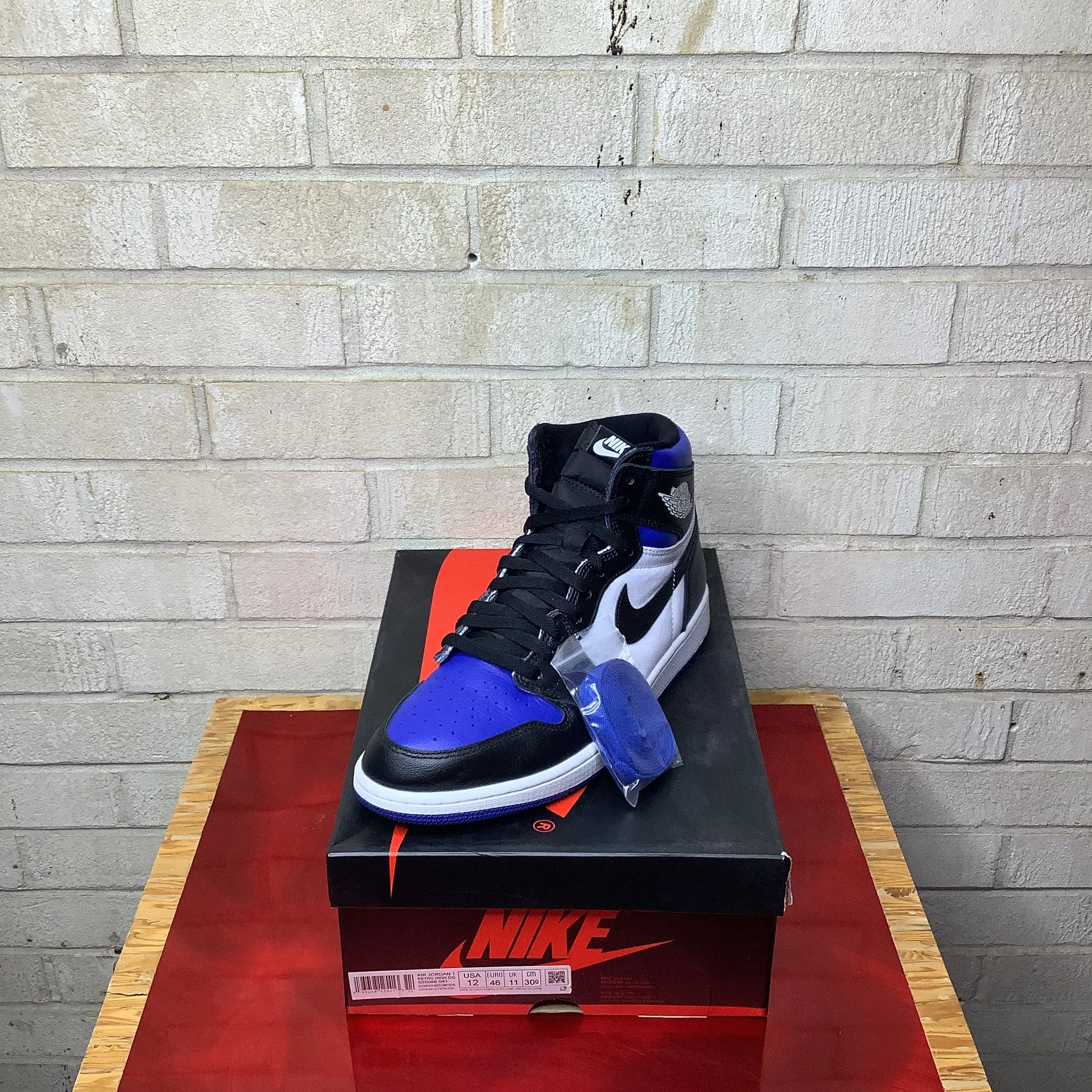 AIR JORDAN 1 ROYAL TOE SIZE 12 555088-041