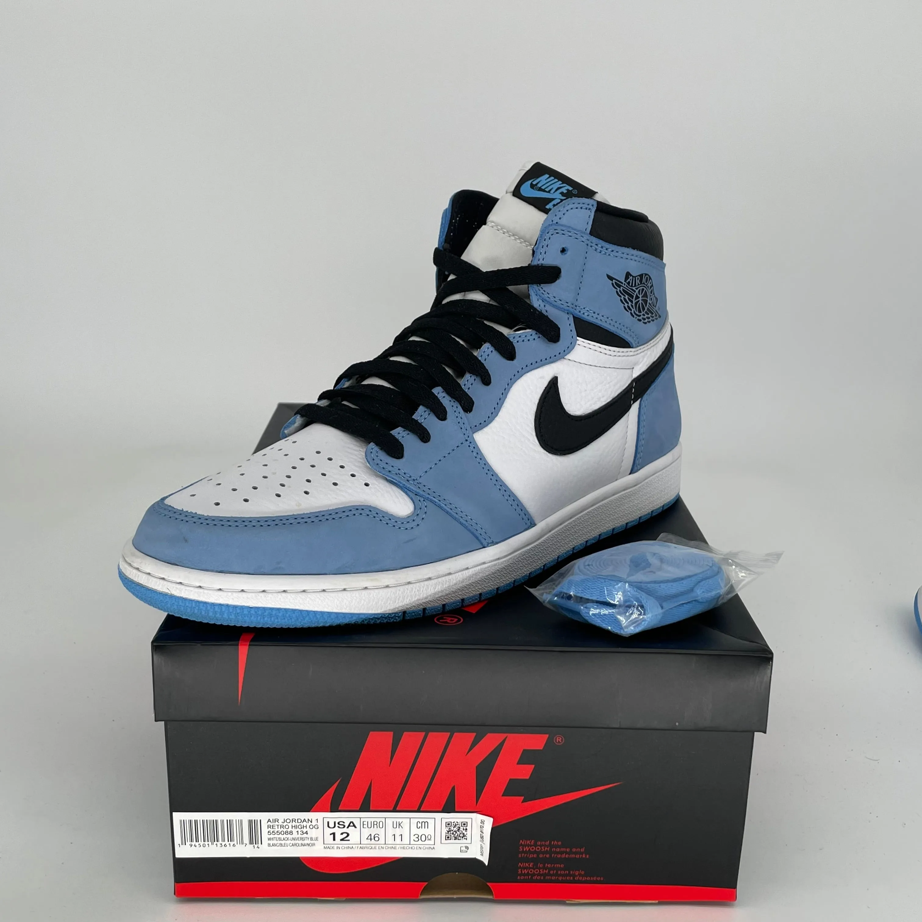 AIR JORDAN 1 UNIVERSITY BLUE SIZE 12 555088-134