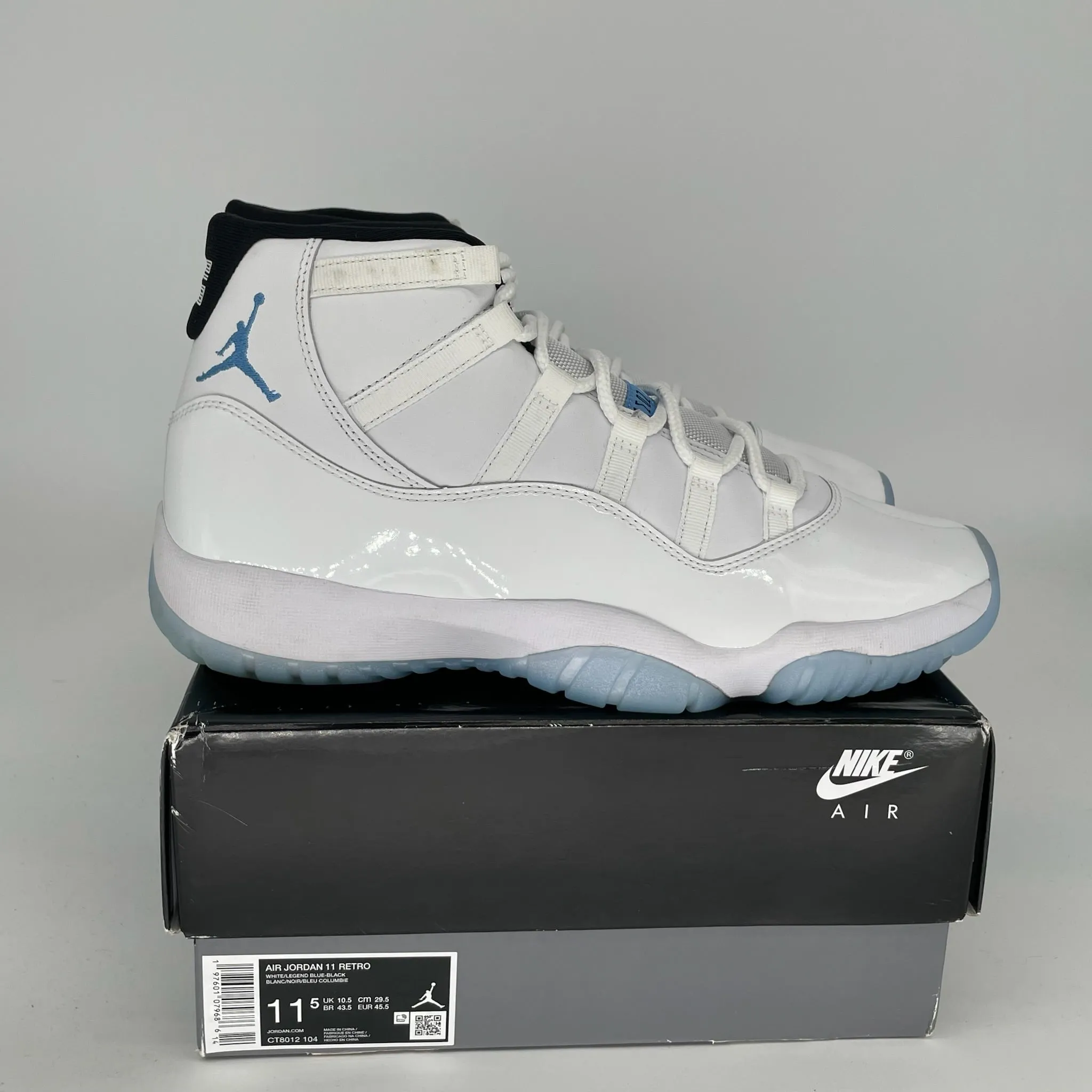 AIR JORDAN 11 LEGEND BLUE SIZE 11.5 CT8012-104