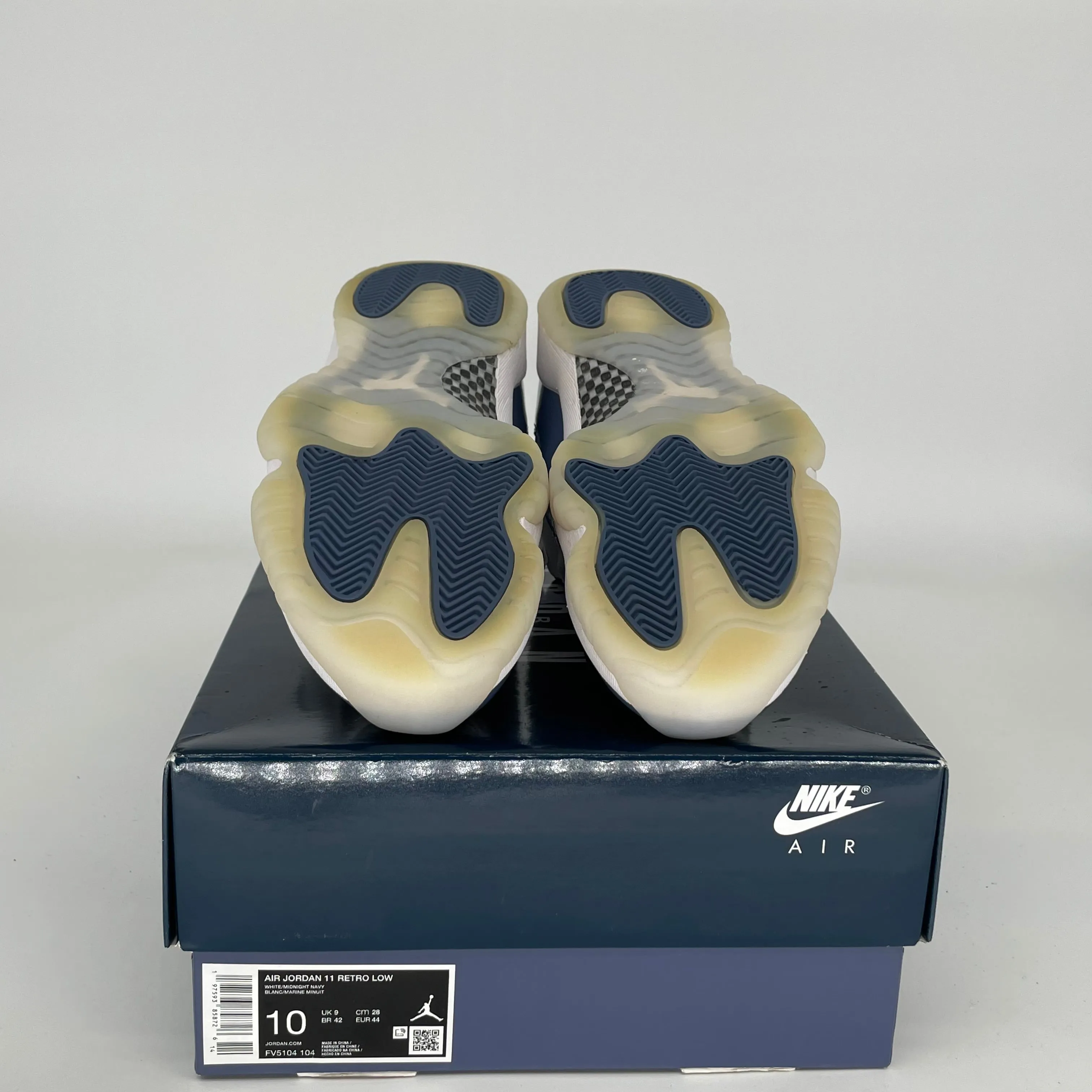 AIR JORDAN 11 LOW DIFFUSED BLUE SIZE 10 FV5104-104