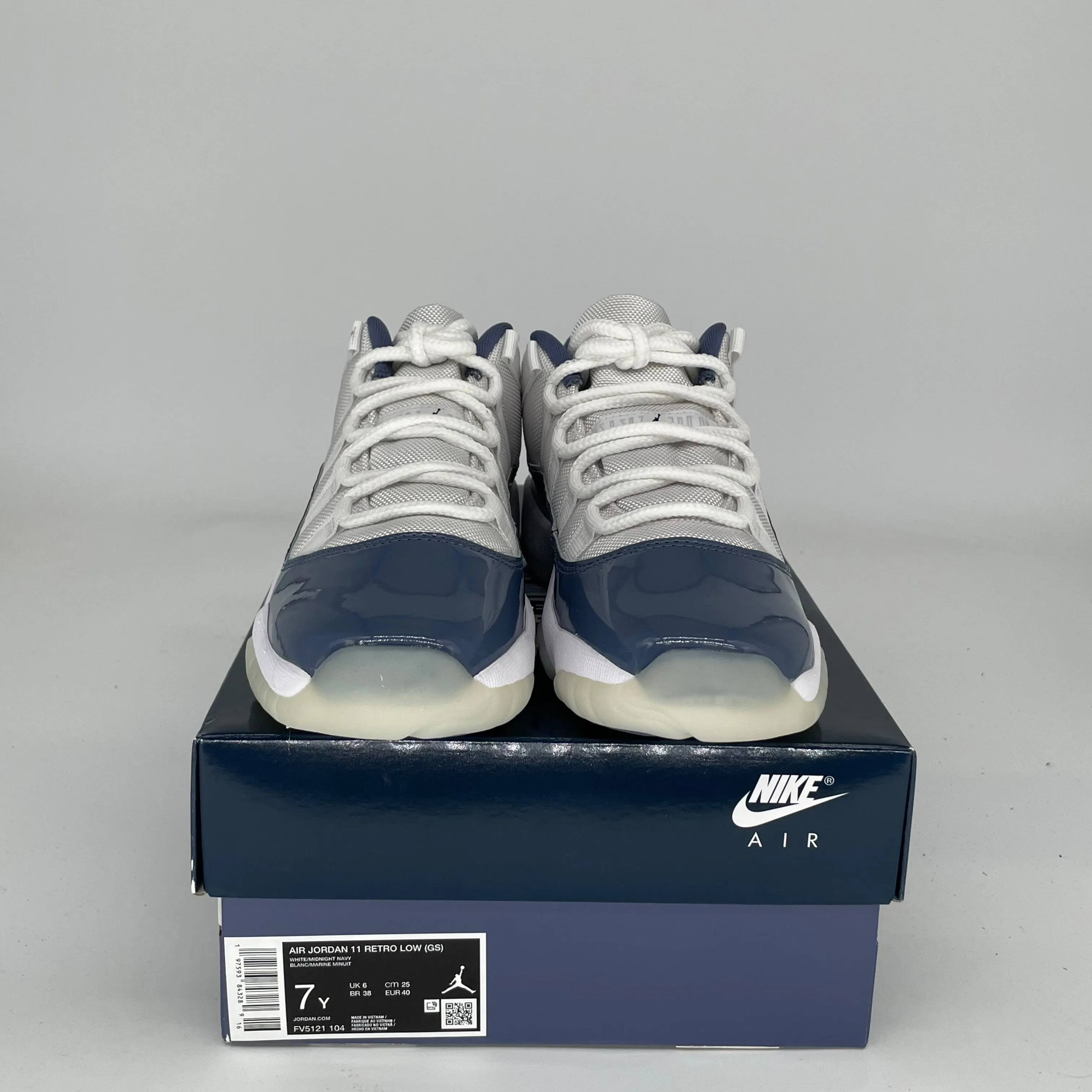 AIR JORDAN 11 LOW DIFFUSED BLUE SIZE 7Y FV5121-104