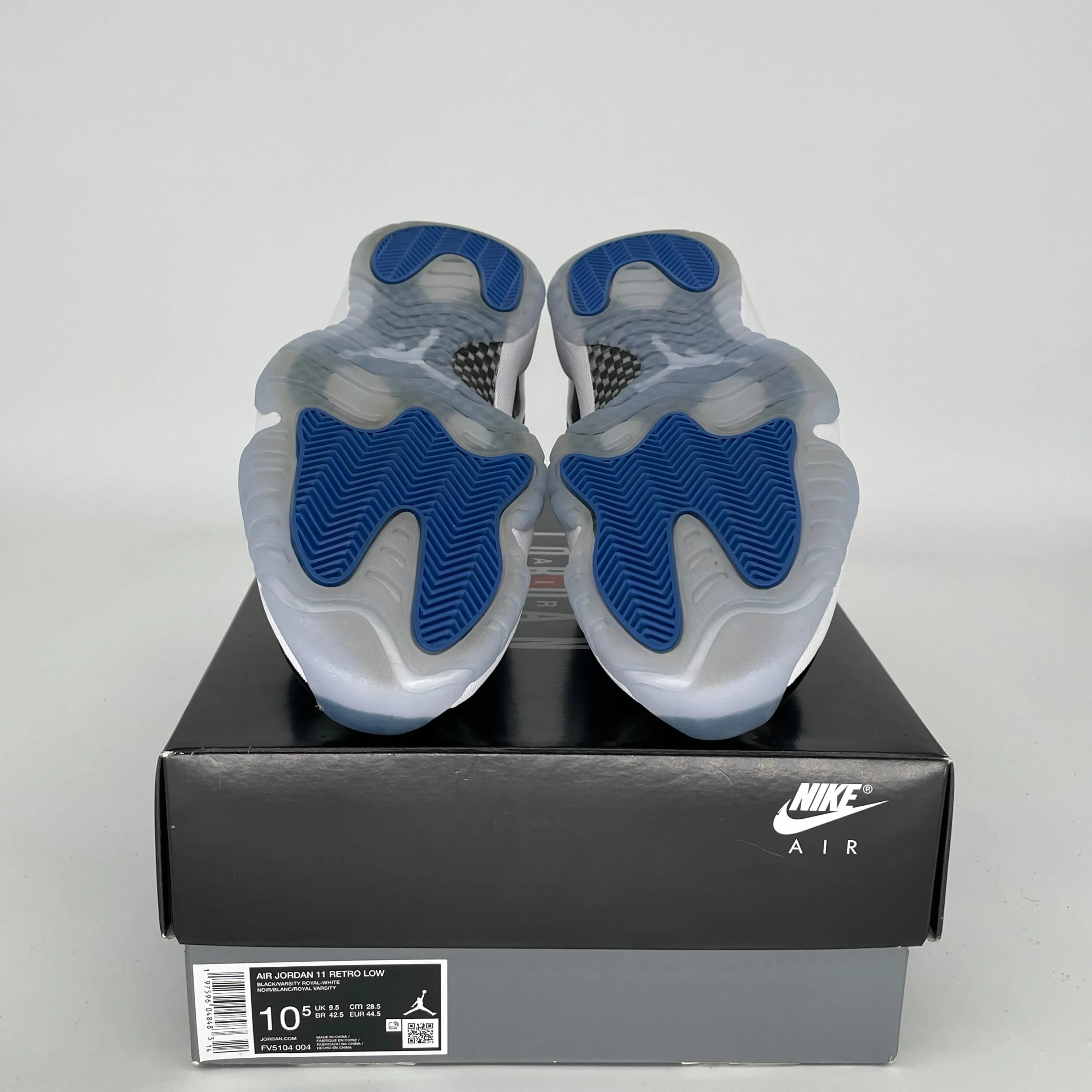 AIR JORDAN 11 LOW SPACE JAM SIZE 10.5 FV5104-004