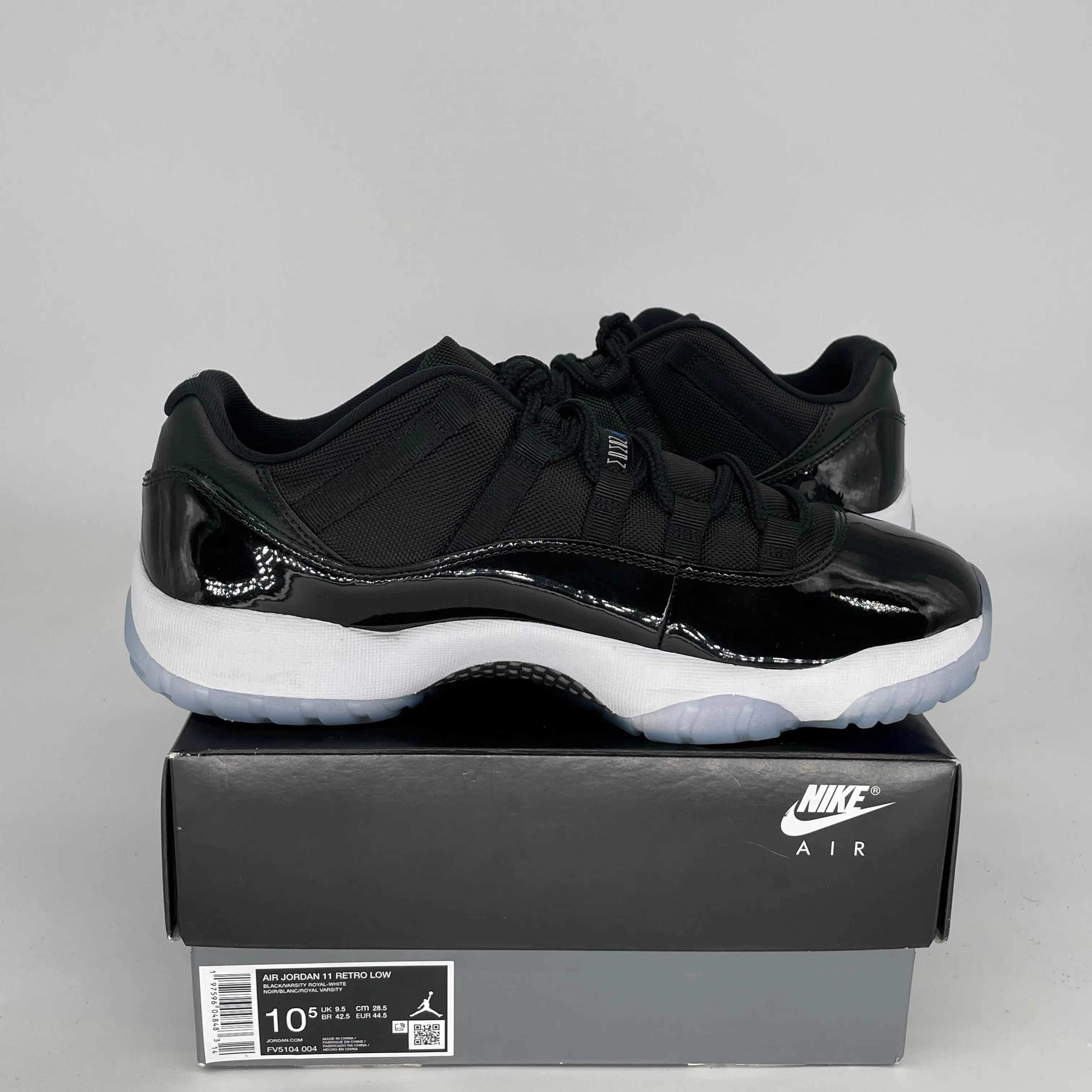 AIR JORDAN 11 LOW SPACE JAM SIZE 10.5 FV5104-004