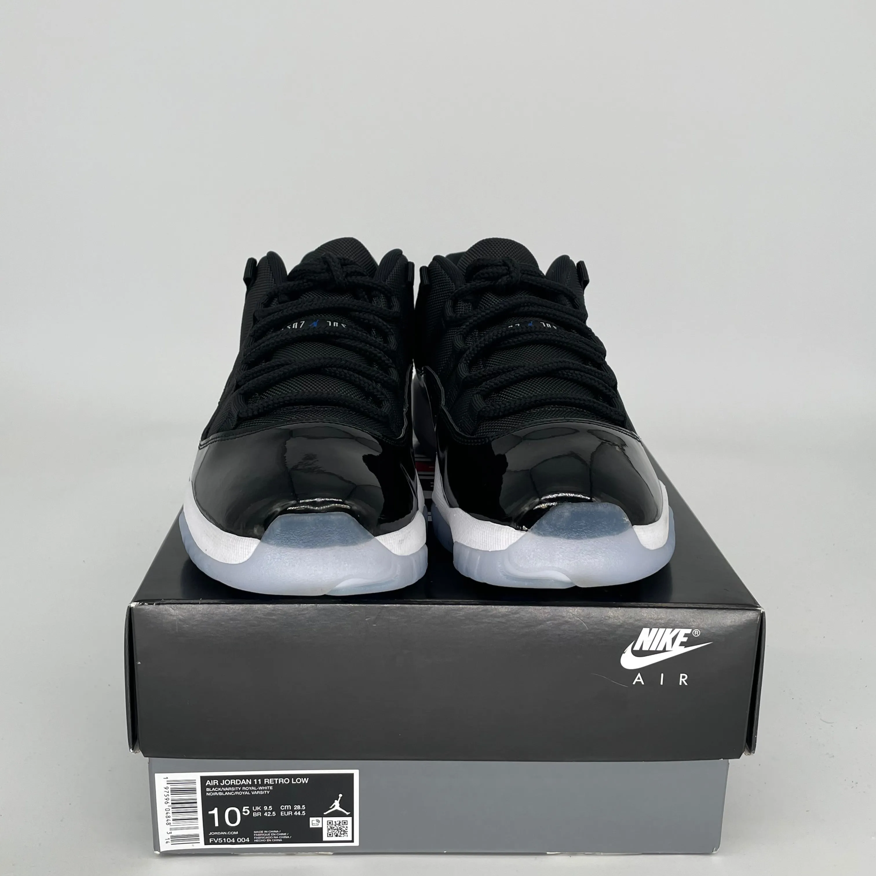 AIR JORDAN 11 LOW SPACE JAM SIZE 10.5 FV5104-004