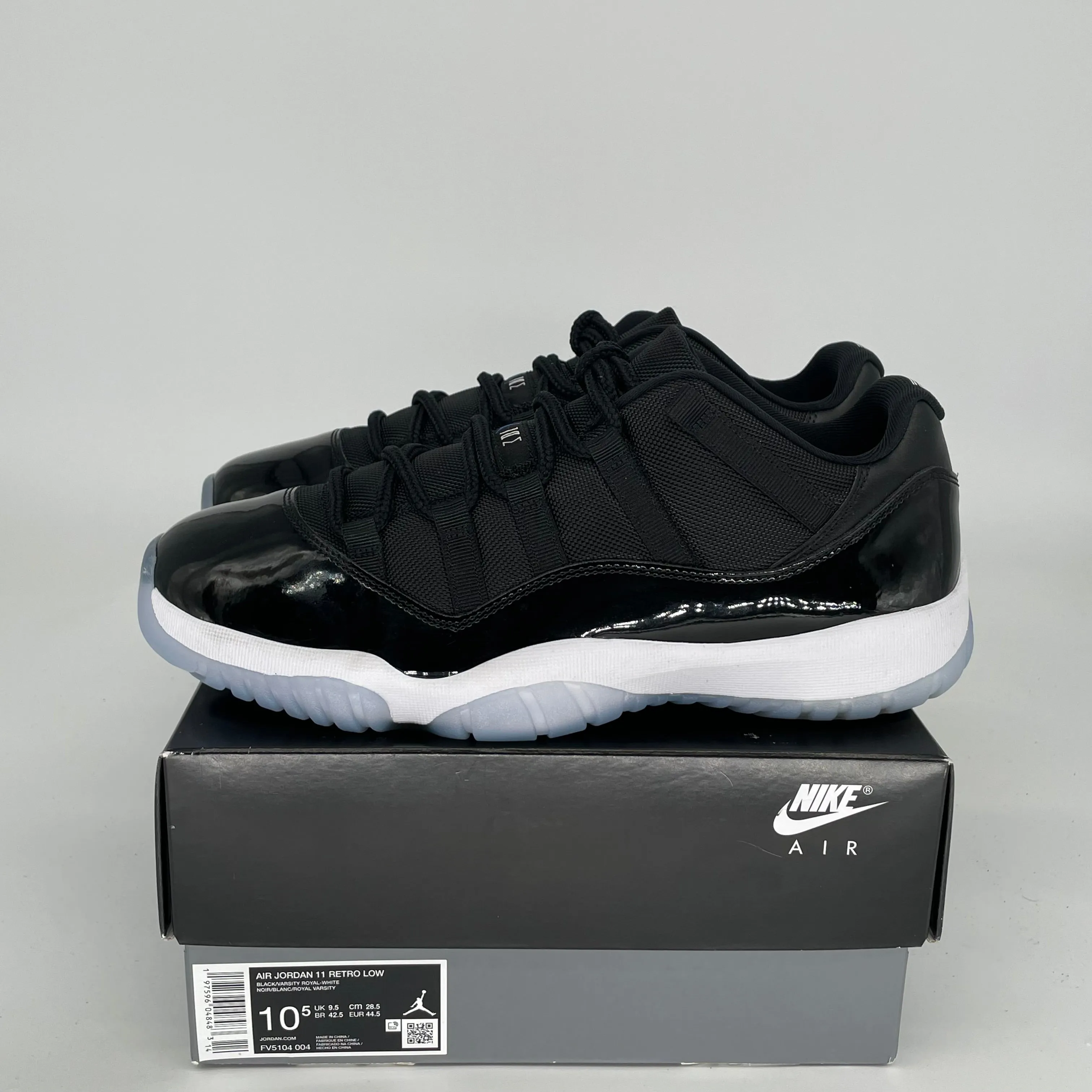 AIR JORDAN 11 LOW SPACE JAM SIZE 10.5 FV5104-004