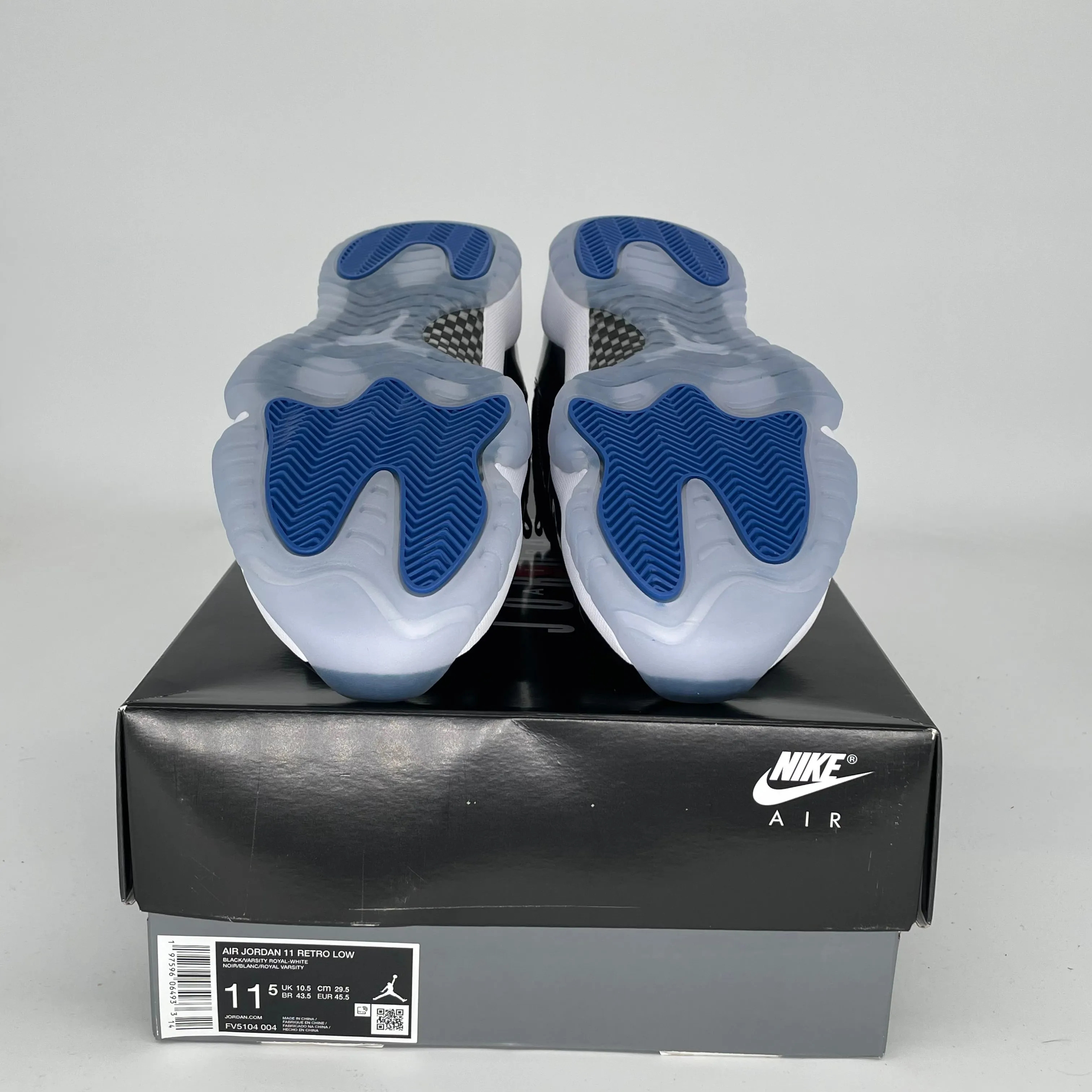 AIR JORDAN 11 LOW SPACE JAM SIZE 11.5 FV5104-004