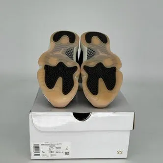 AIR JORDAN 11 NEAPOLITAN W SIZE 6 AR0715-101