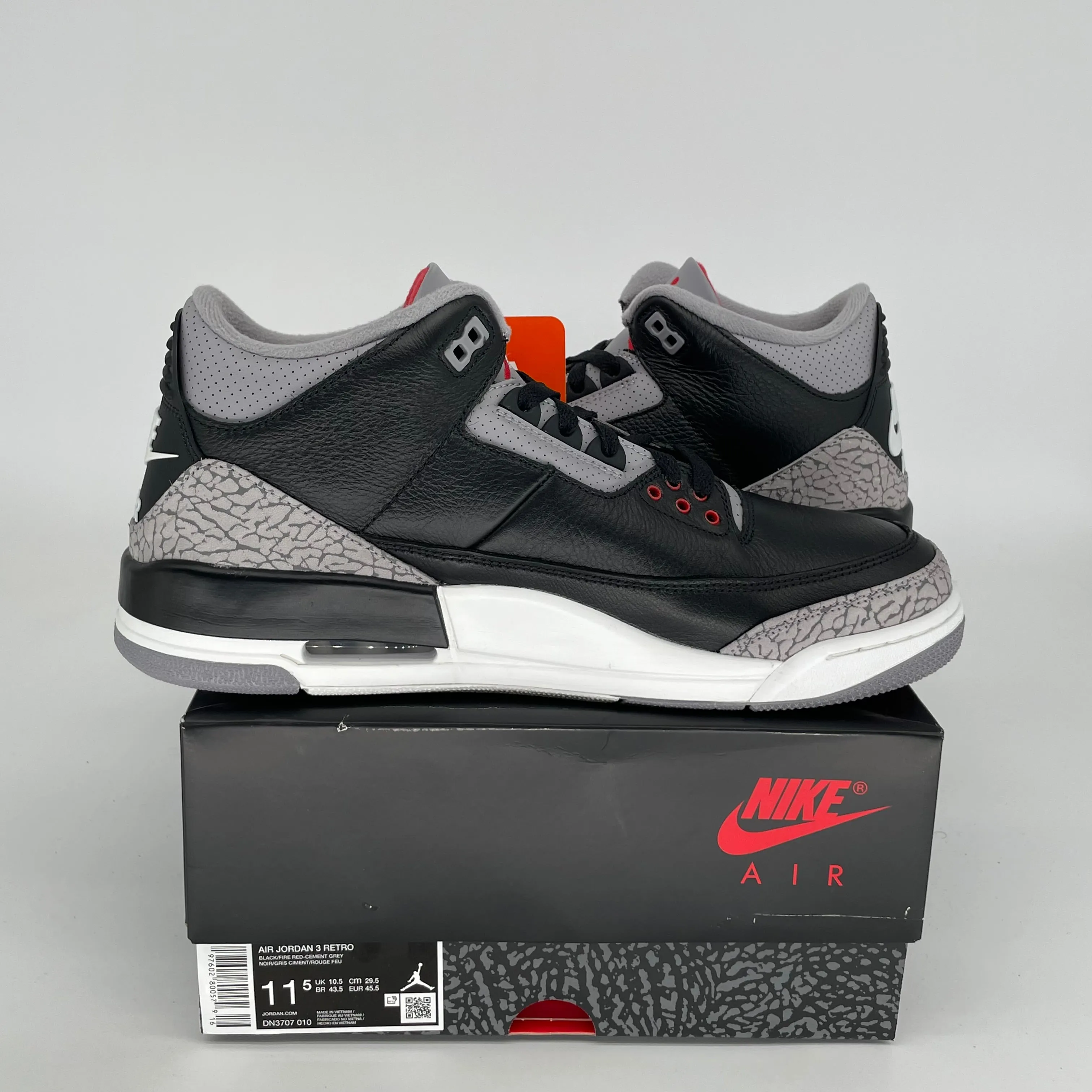 AIR JORDAN 3 BLACK CEMENT SIZE 11.5 DN3707-010