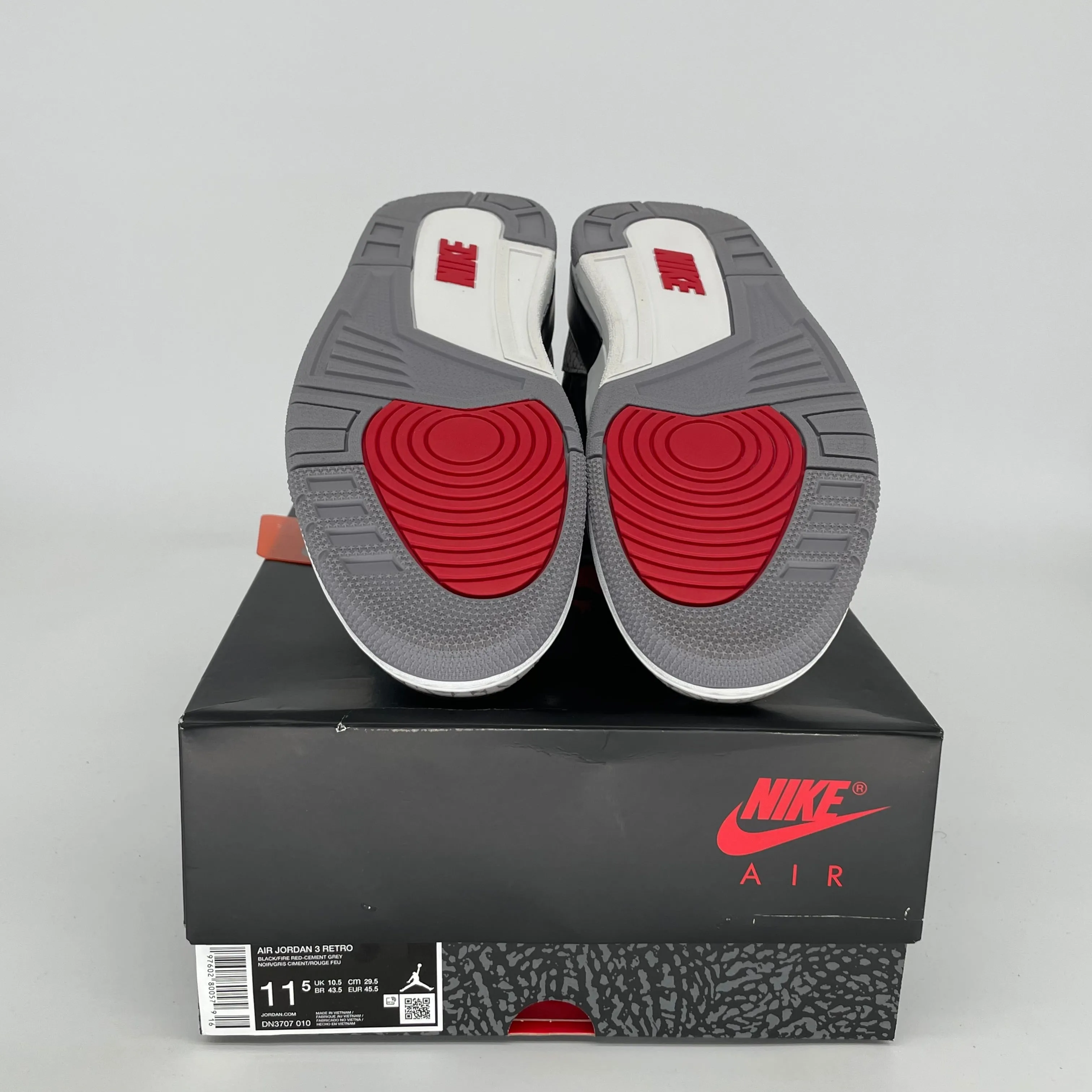 AIR JORDAN 3 BLACK CEMENT SIZE 11.5 DN3707-010