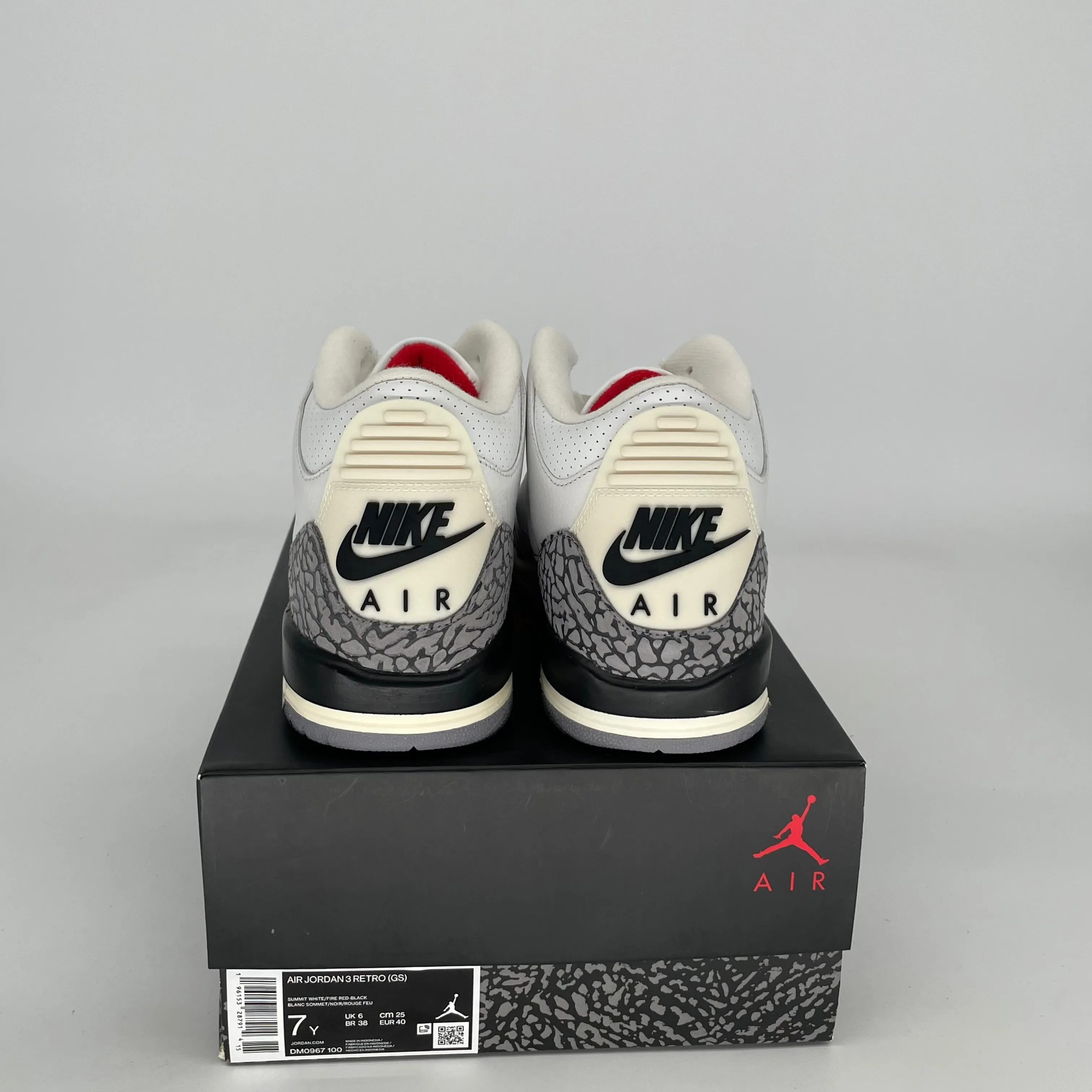 AIR JORDAN 3 WHITE CEMENT REIMAGINED SIZE 7Y DM0967-100