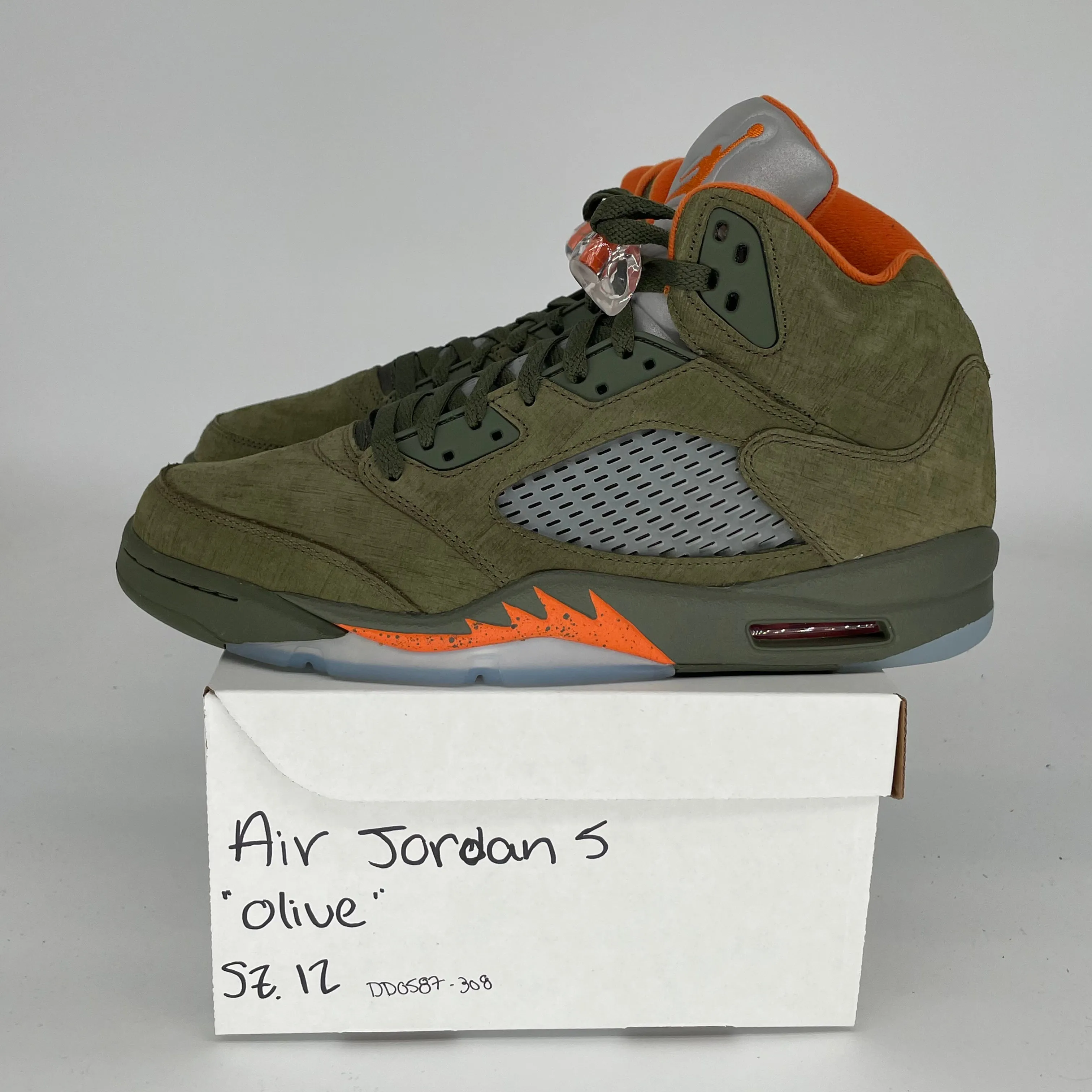 AIR JORDAN 5 OLIVE SIZE 12 DD0587-308