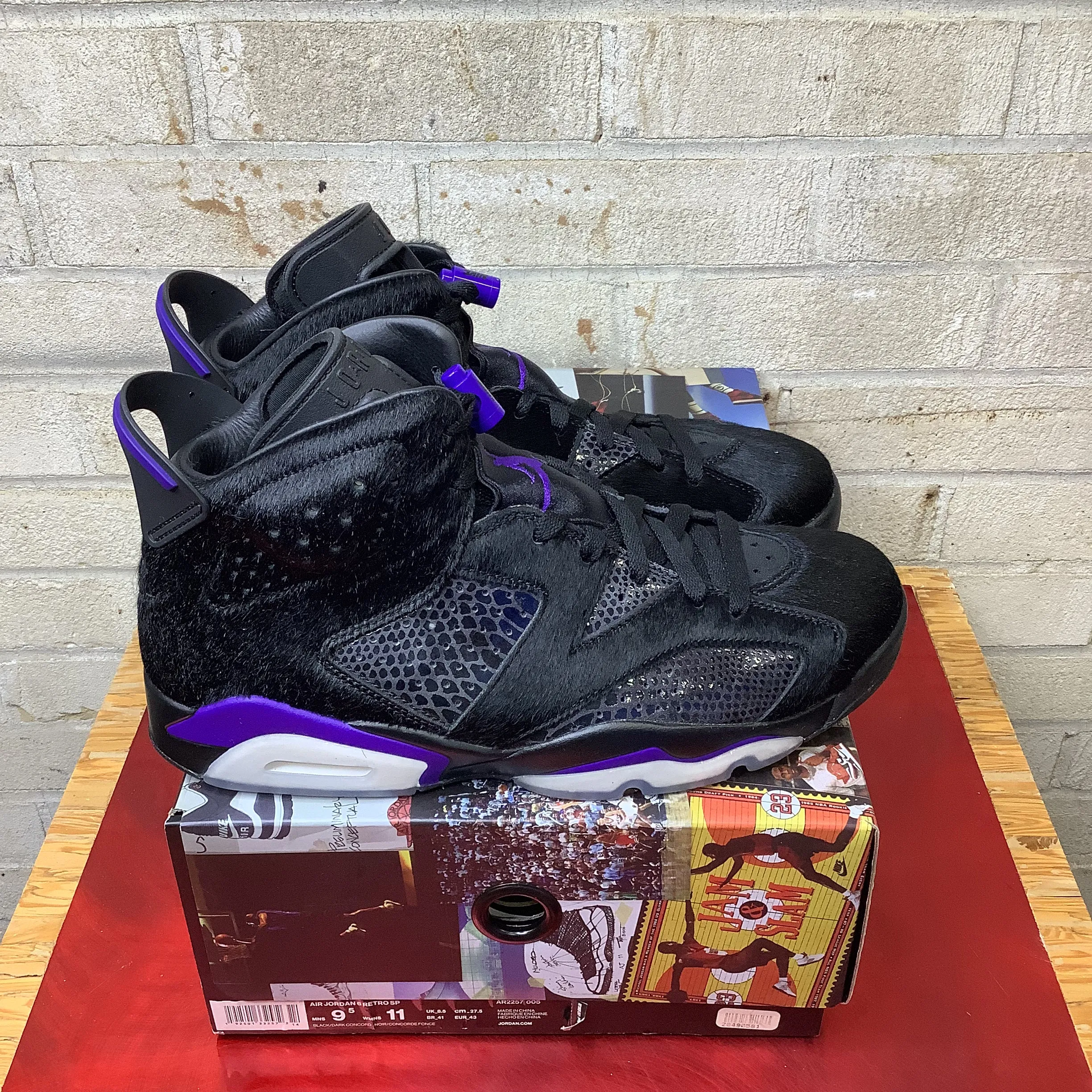 AIR JORDAN 6 SOCIAL STATUS SIZE 9.5 AR2257-005