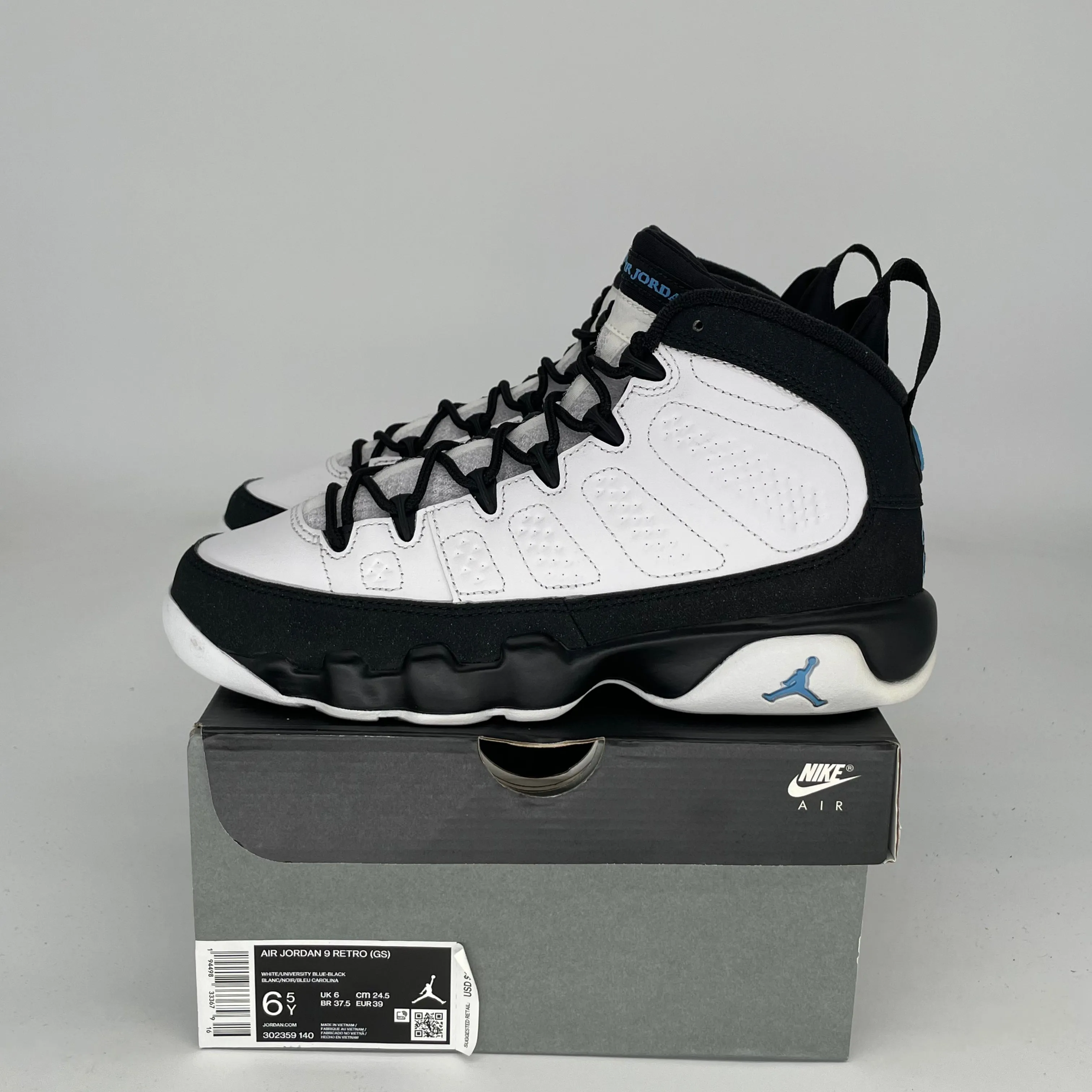 AIR JORDAN 9 UNIVERSITY BLUE SIZE 6.5Y 302359-140
