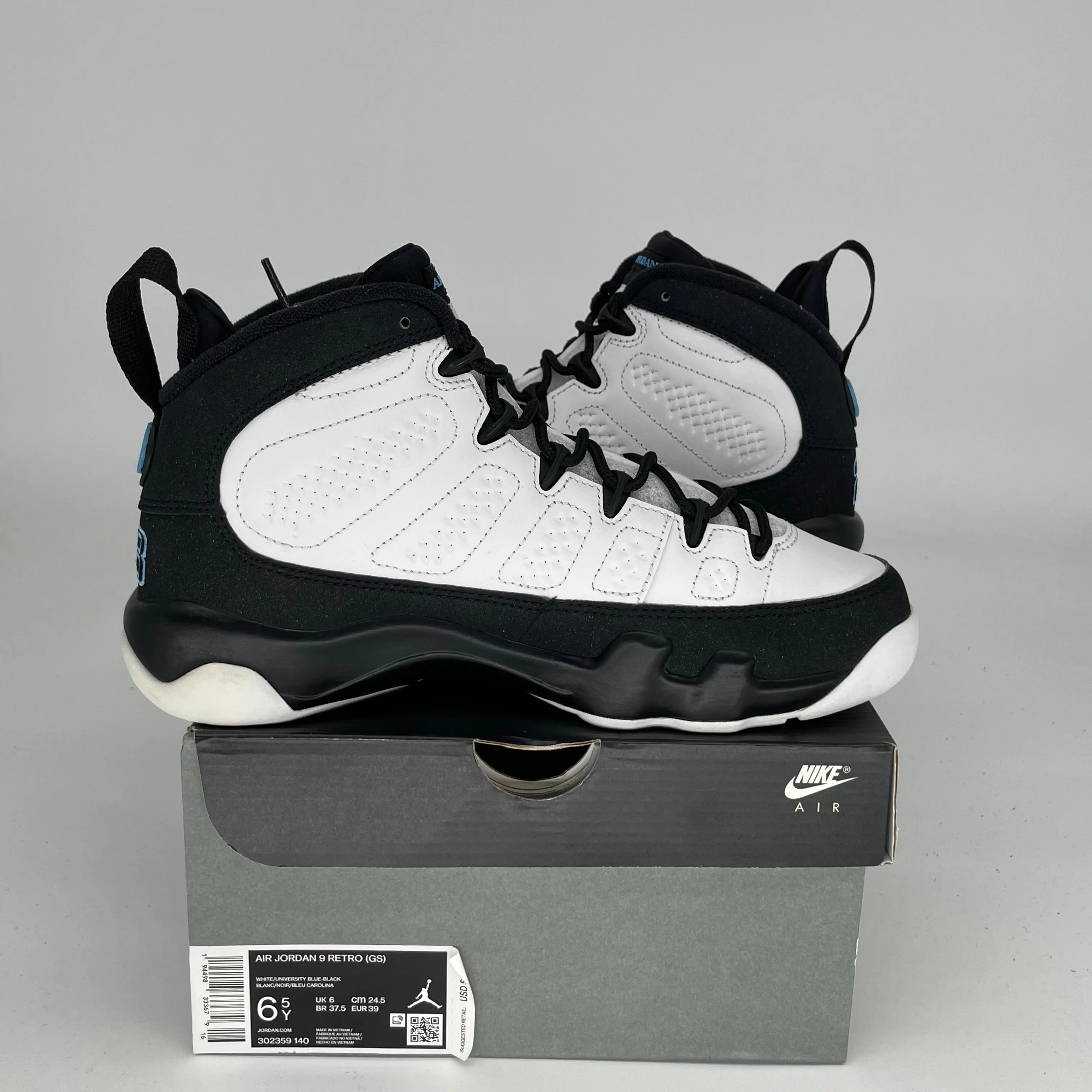 AIR JORDAN 9 UNIVERSITY BLUE SIZE 6.5Y 302359-140