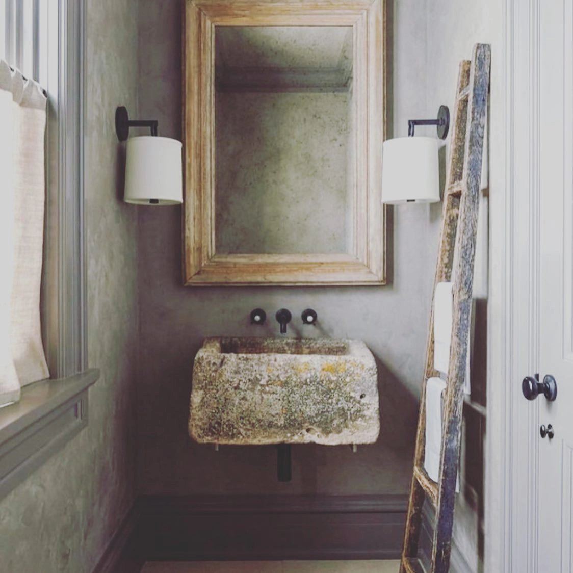 Amidon Wall Lamp