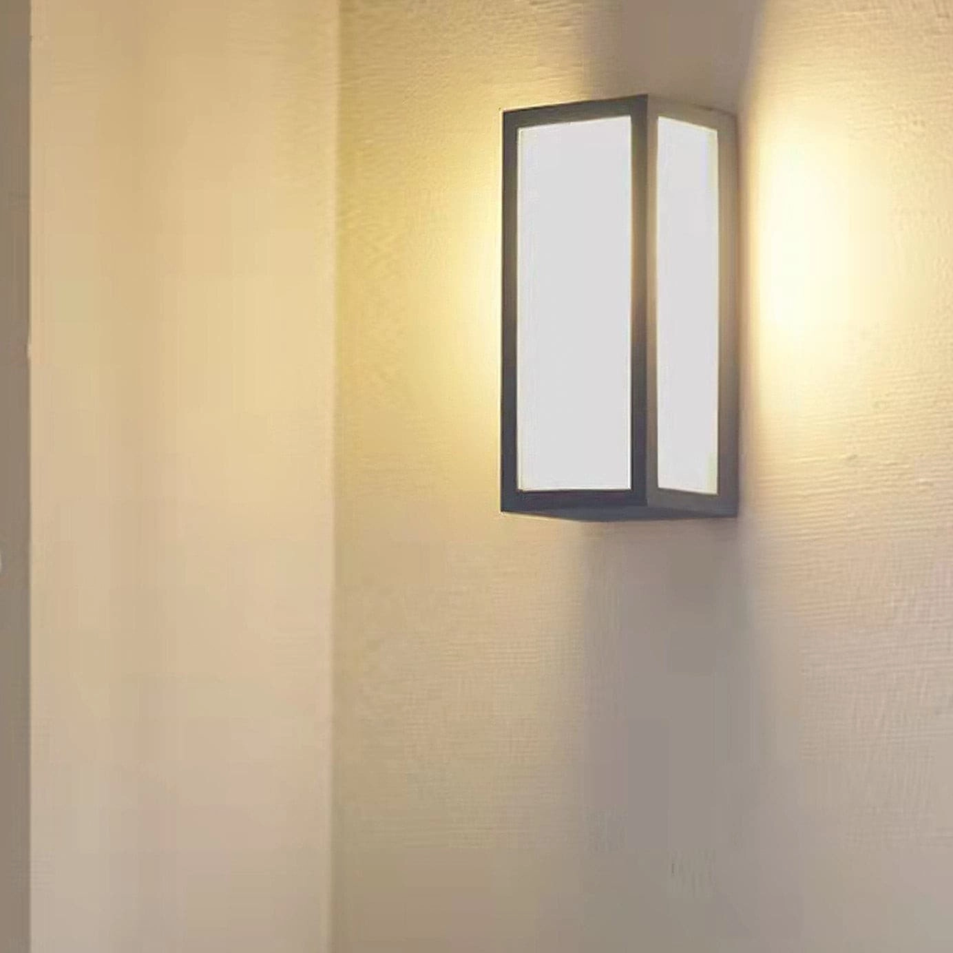 Amsel Outdoor Wall Lamp