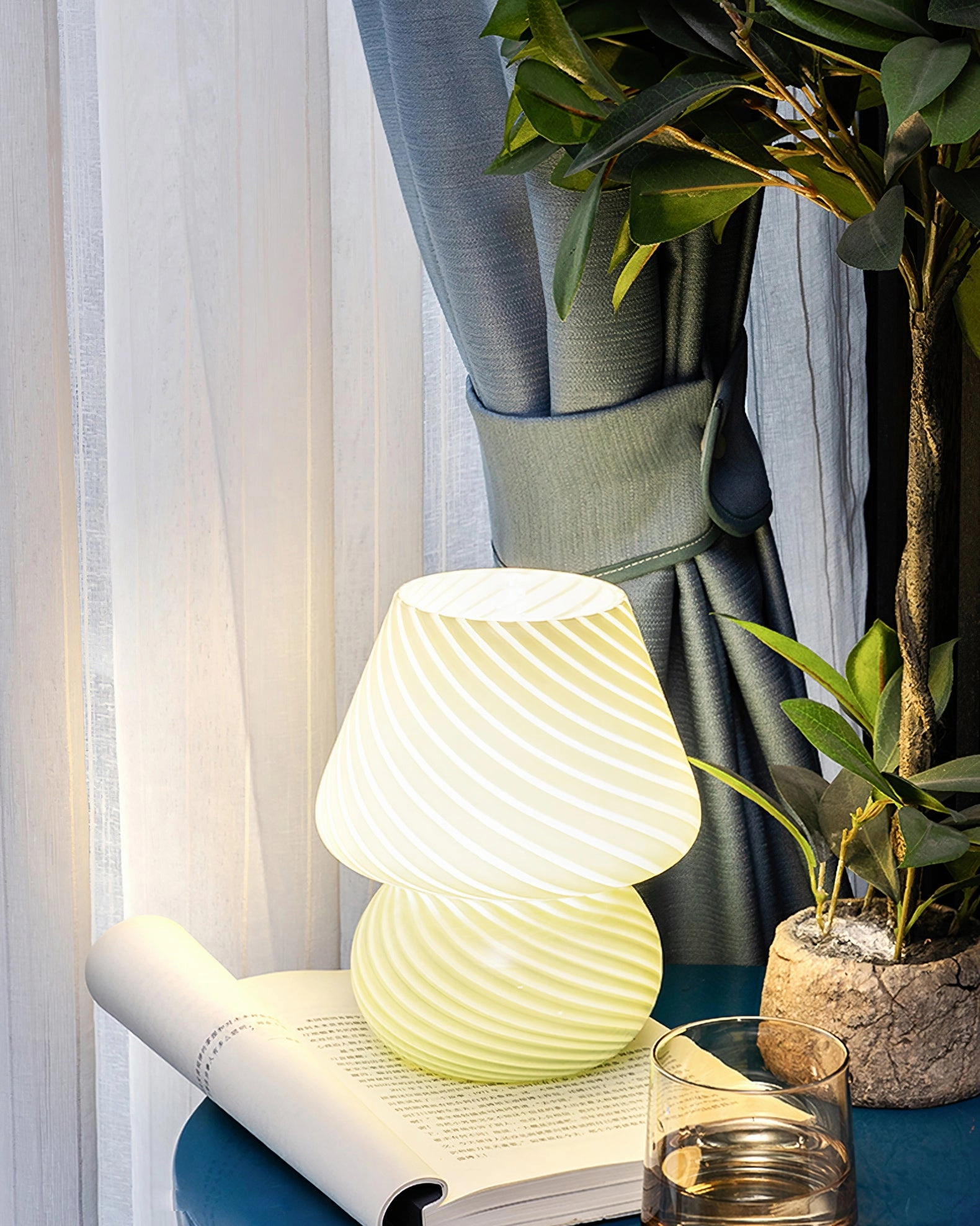 Ansel Glass Table Lamp