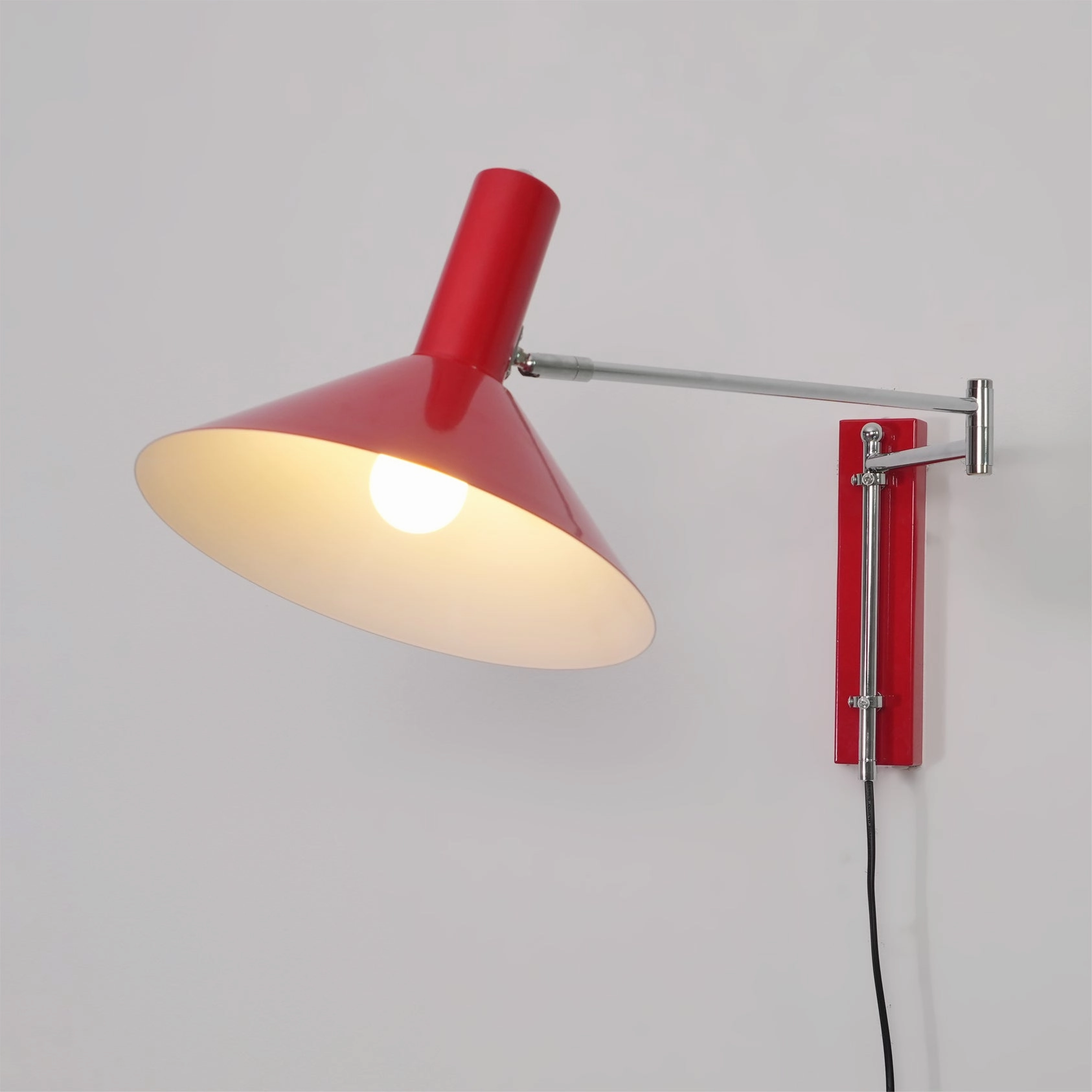 Anvia Plug In Wall Lamp