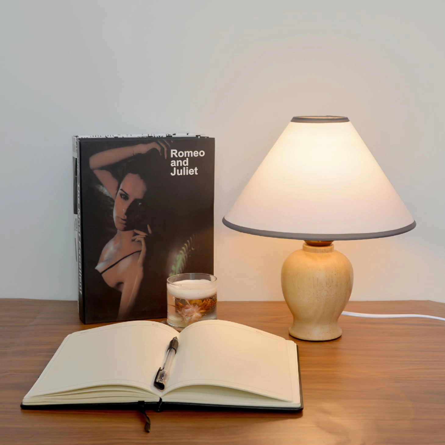 Arbol Table Lamp