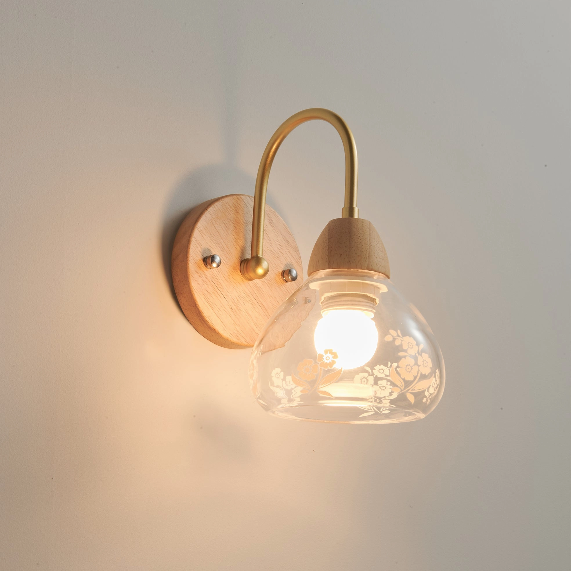 Armed Wall Lamp