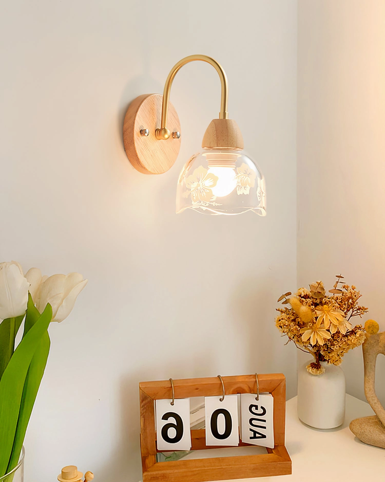 Armed Wall Lamp