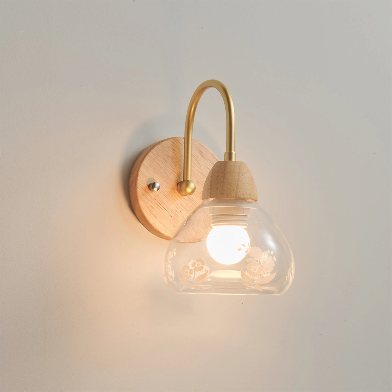 Armed Wall Lamp