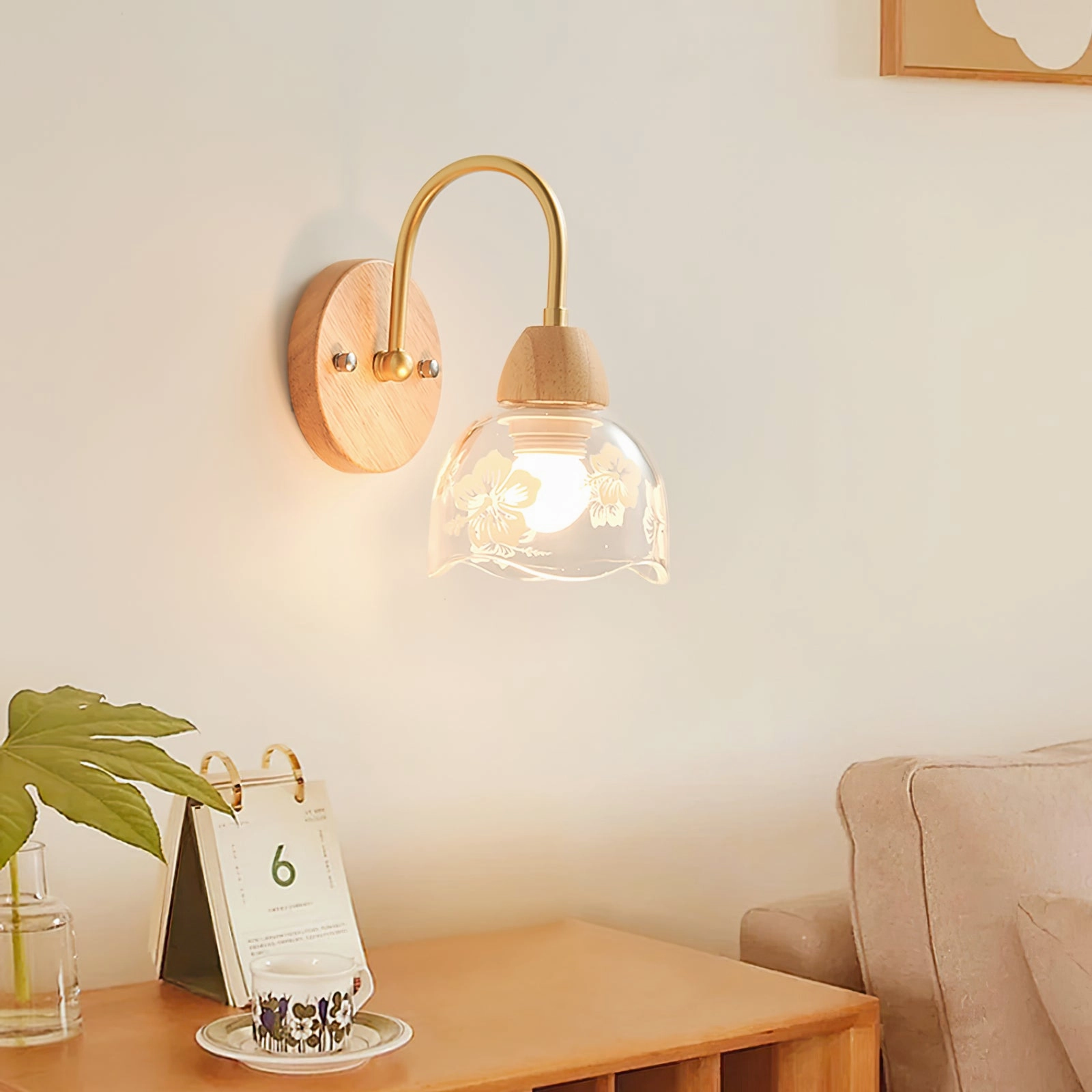 Armed Wall Lamp