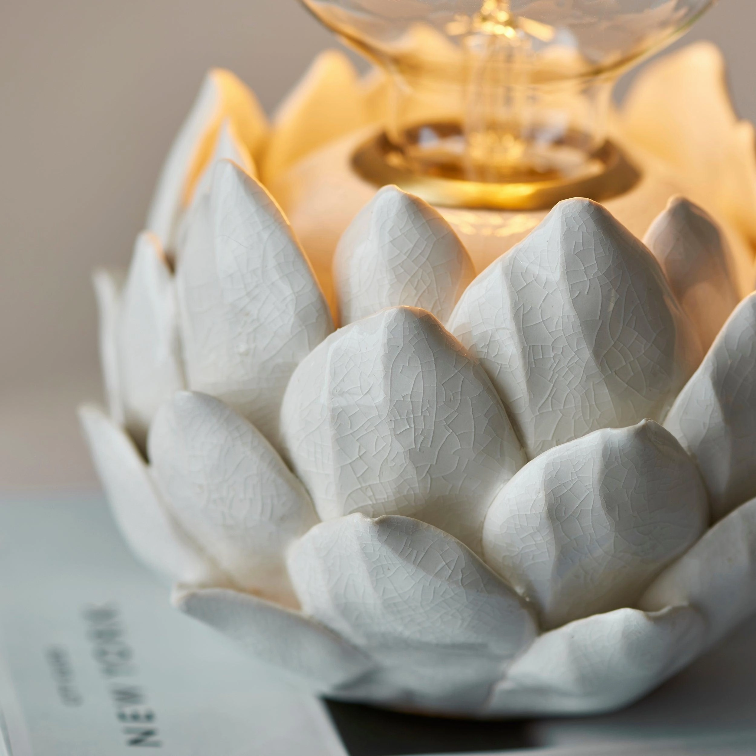 Artichoke Beige Ceramic Table Lamp