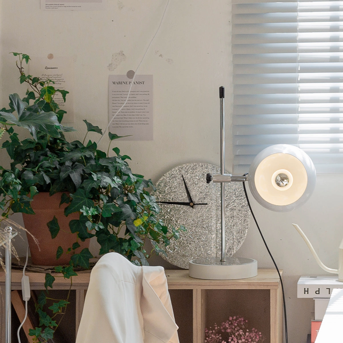 Ball Bracket Table Lamp