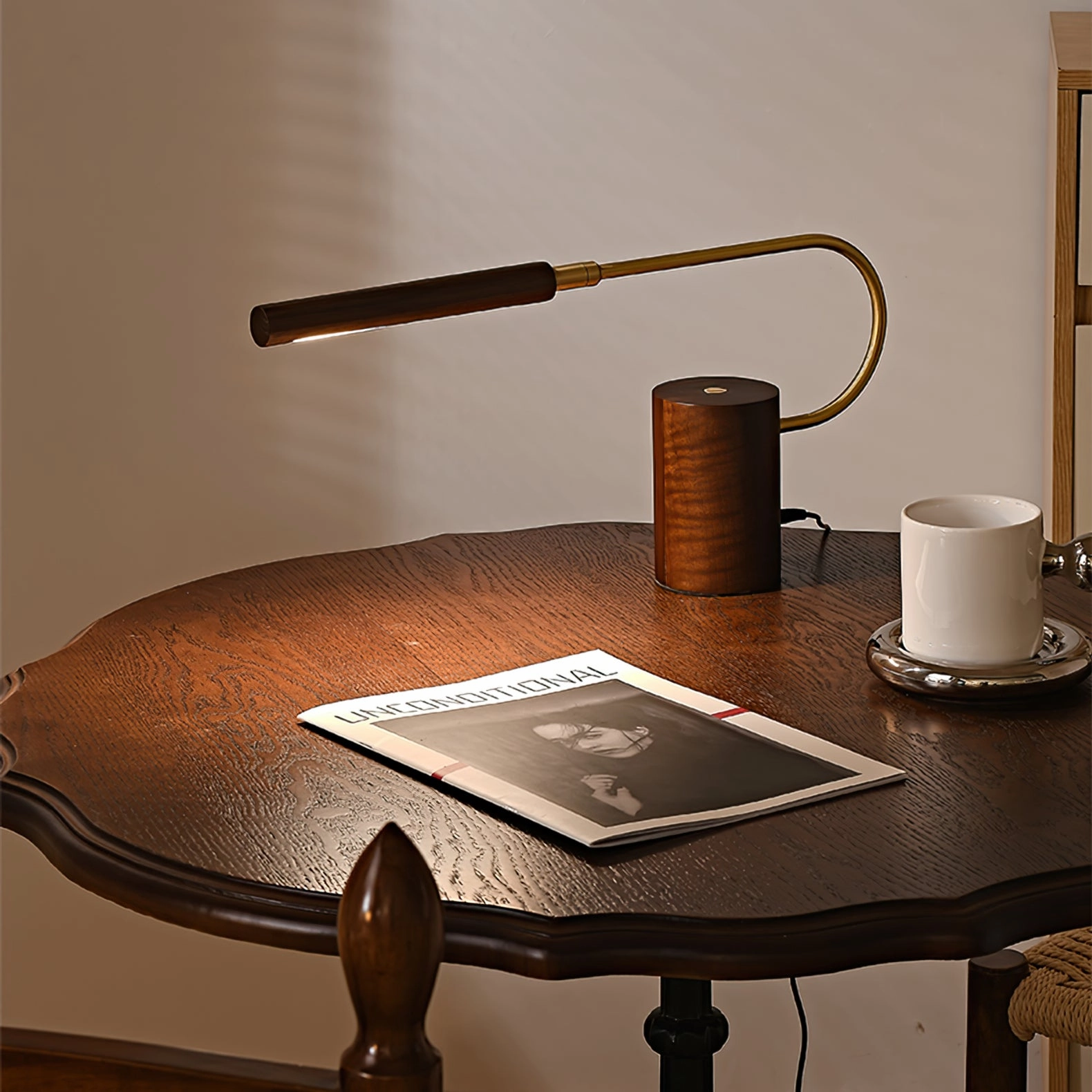 Banker Slim Table Lamp
