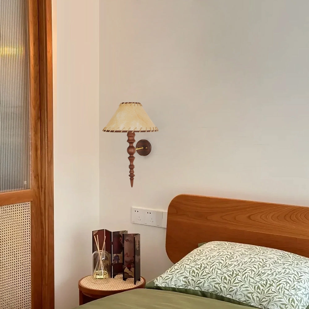 Basica Wall Lamp