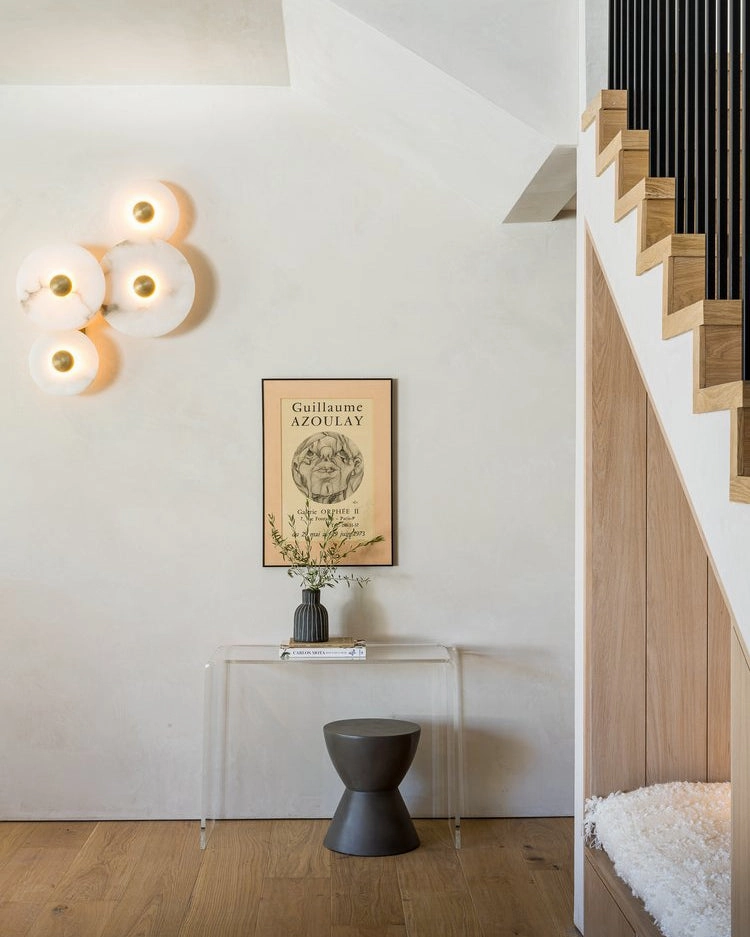 Beran Alabaster Wall Lamp