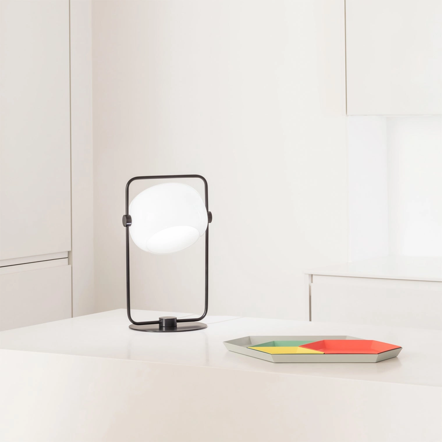 Black Galet Table Lamp