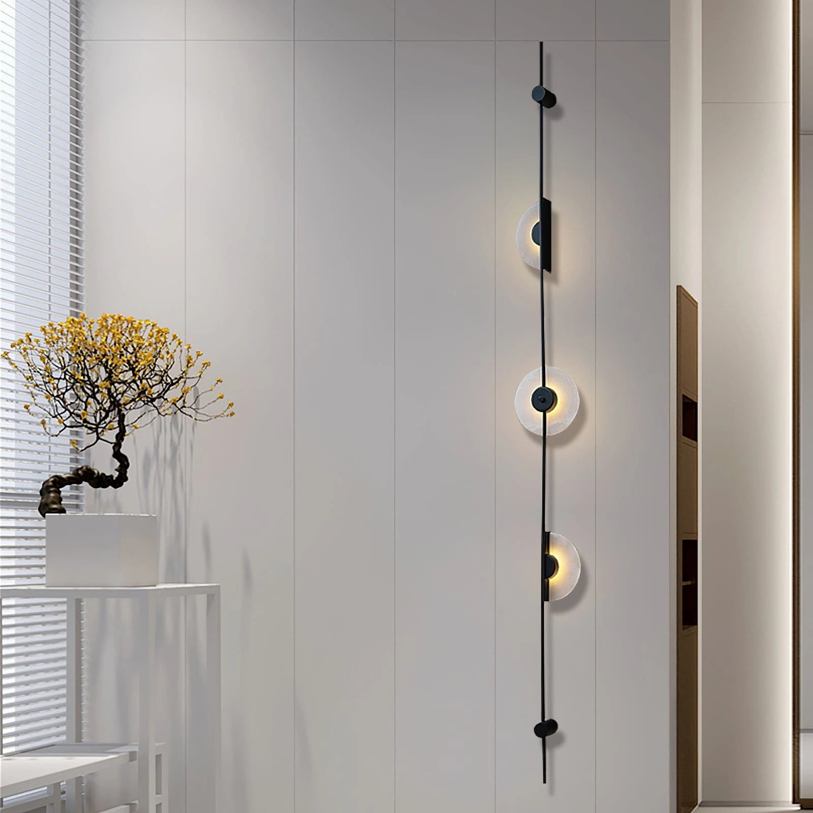 Black Slender Alabaster Wall Lamp