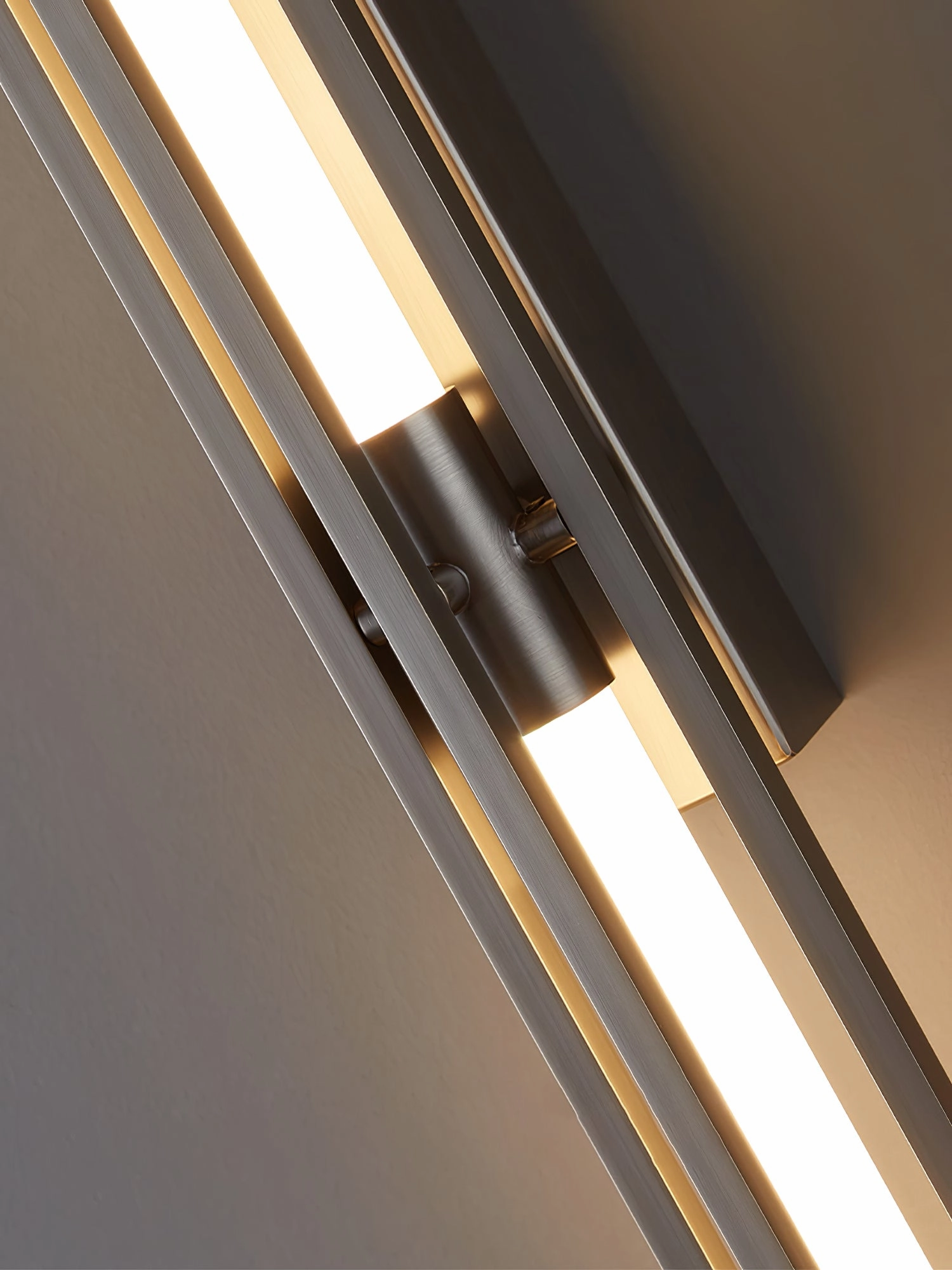 Brass Line Wall Lamp